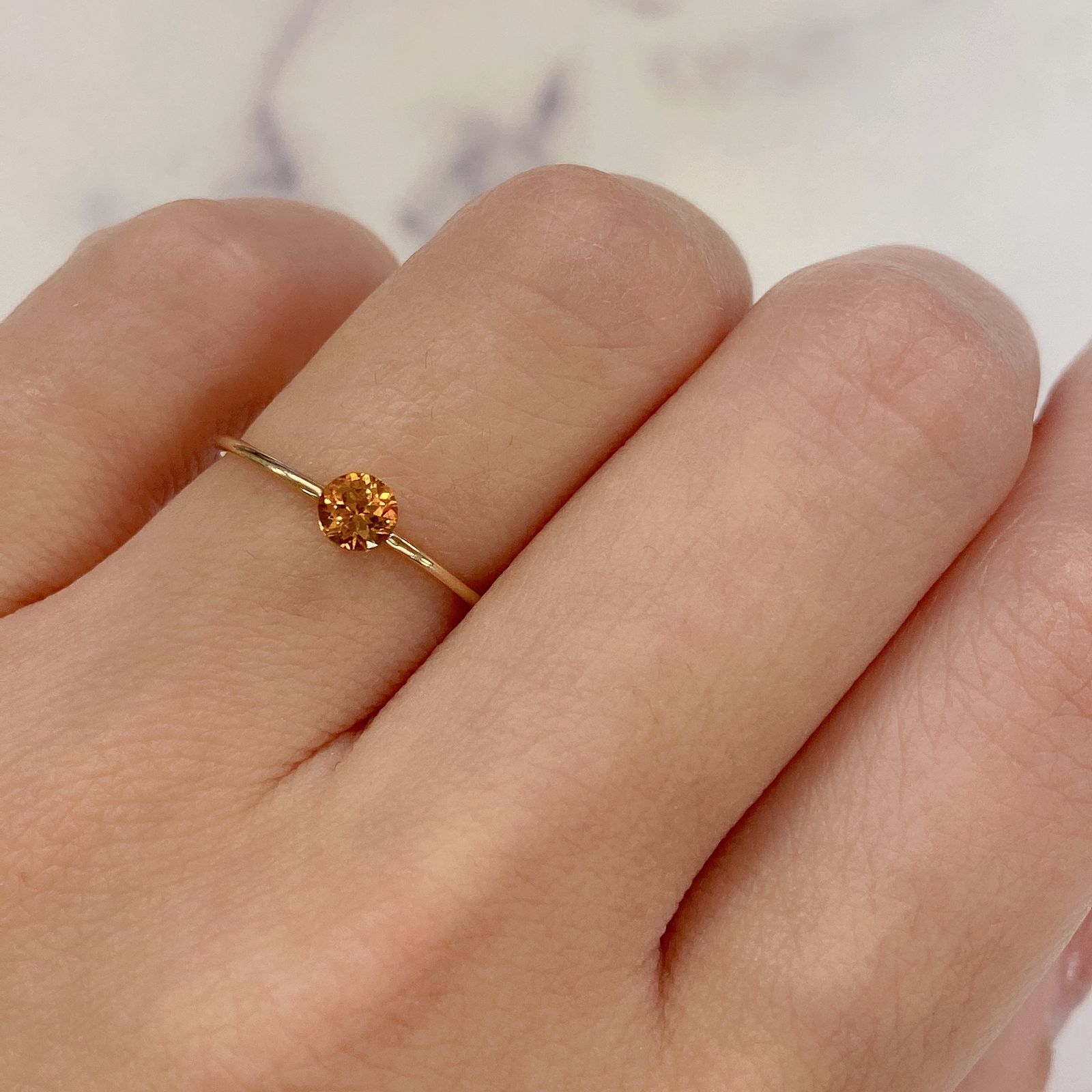 スペサルティンガーネット マンダリンオレンジカラー(宝石名スペサルティン・ガーネット) ケニア産 0.35ct 識別済[20084398]3.9×3.9mm前後