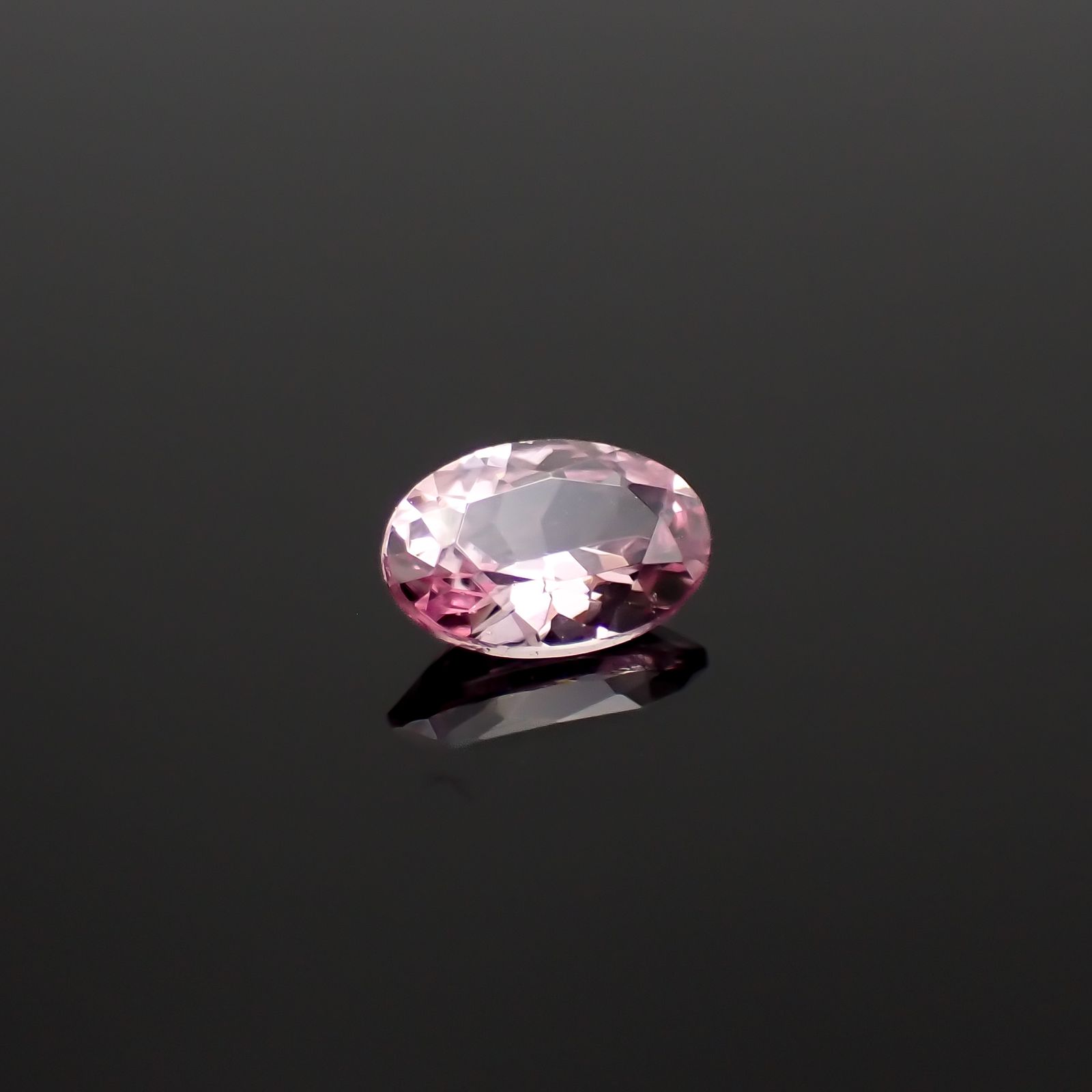 ドラゴンガーネット タンザニア産 0.49ct[230421451]5.9x4mm前後