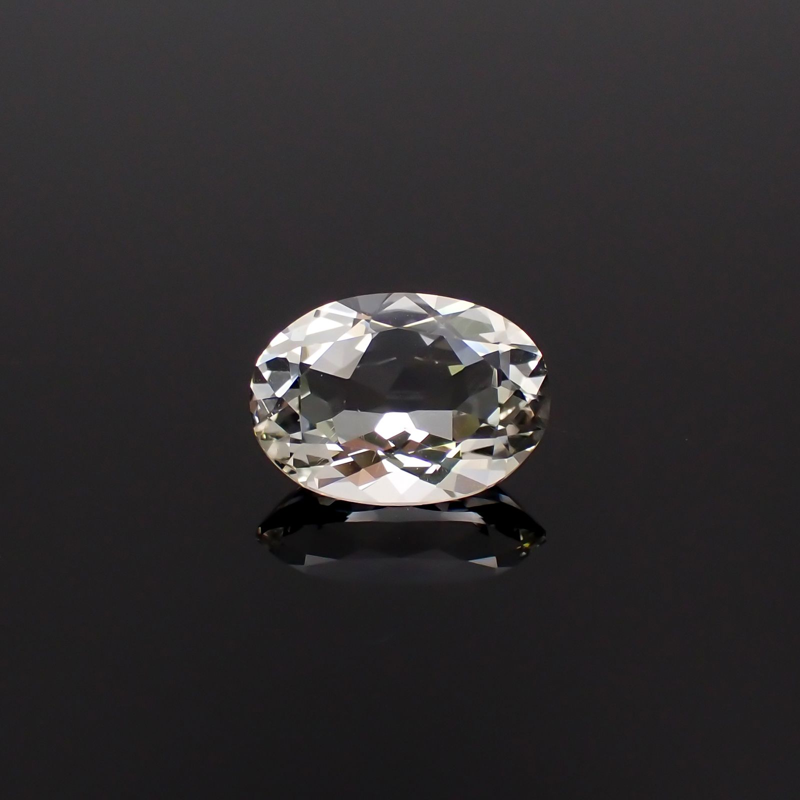 サニディン ドイツ・フルカナイフェル郡産 3.31ct[231023690]12.2x8.7mm前後