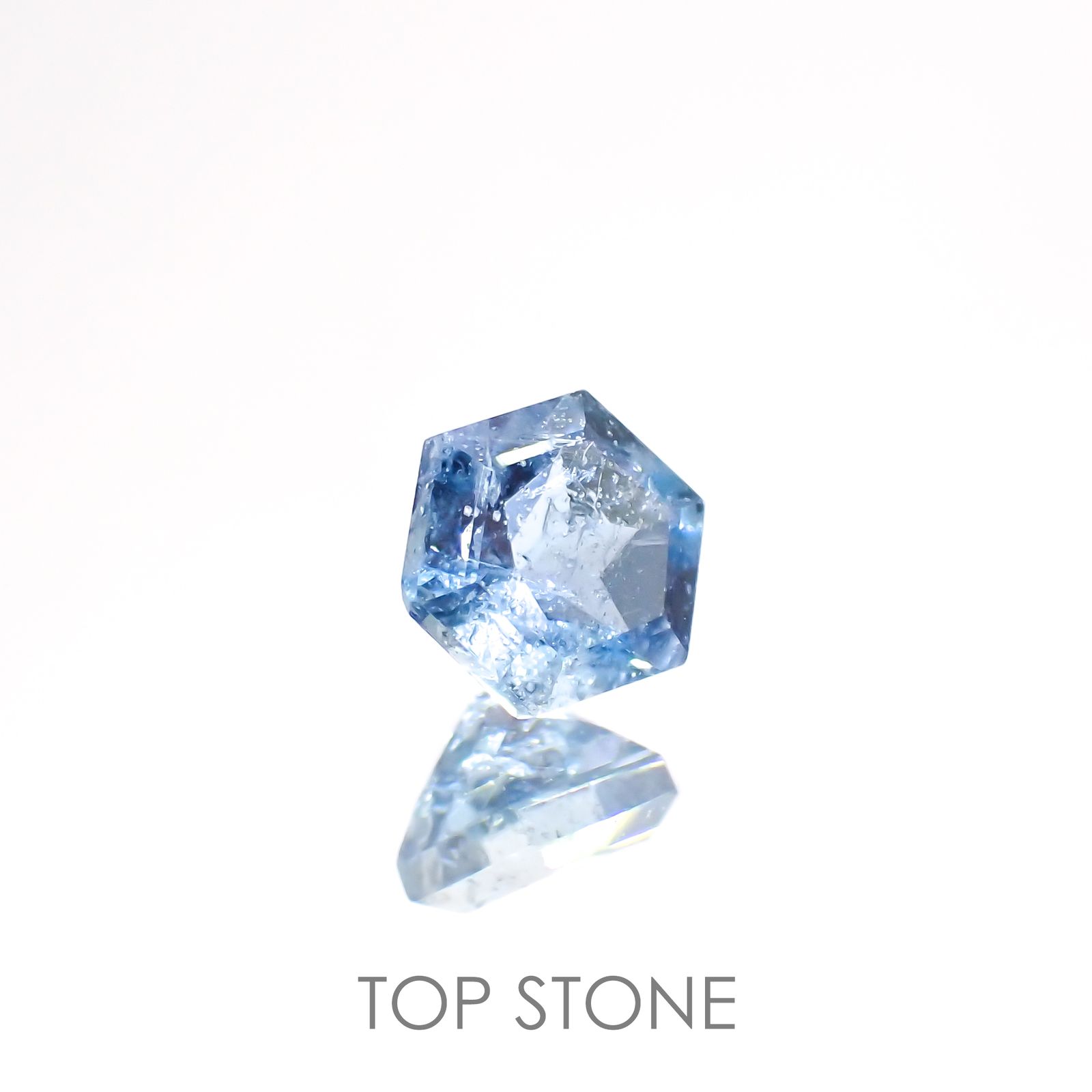 ◇ヘキサゴンカット◇サンタマリアアクアマリン(宝石名アクアマリン)ブラジル産 0.44ct 識別済[220114669]4.5x4.5mm前後