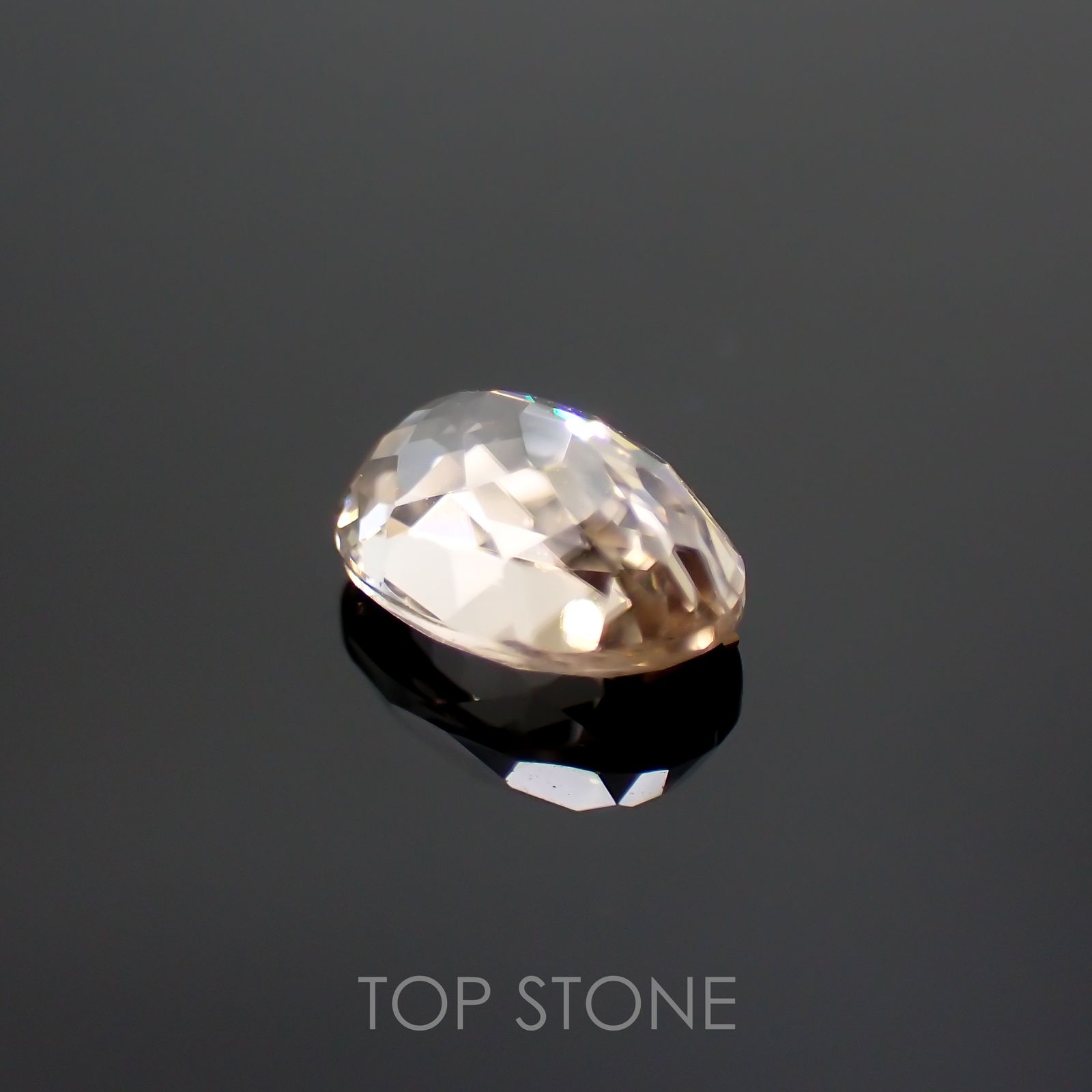 オレンジジルコン(宝石名ジルコン) スリランカ/カンボジア産 1.97ct 識別済[20118078]8.1×5.8mm前後