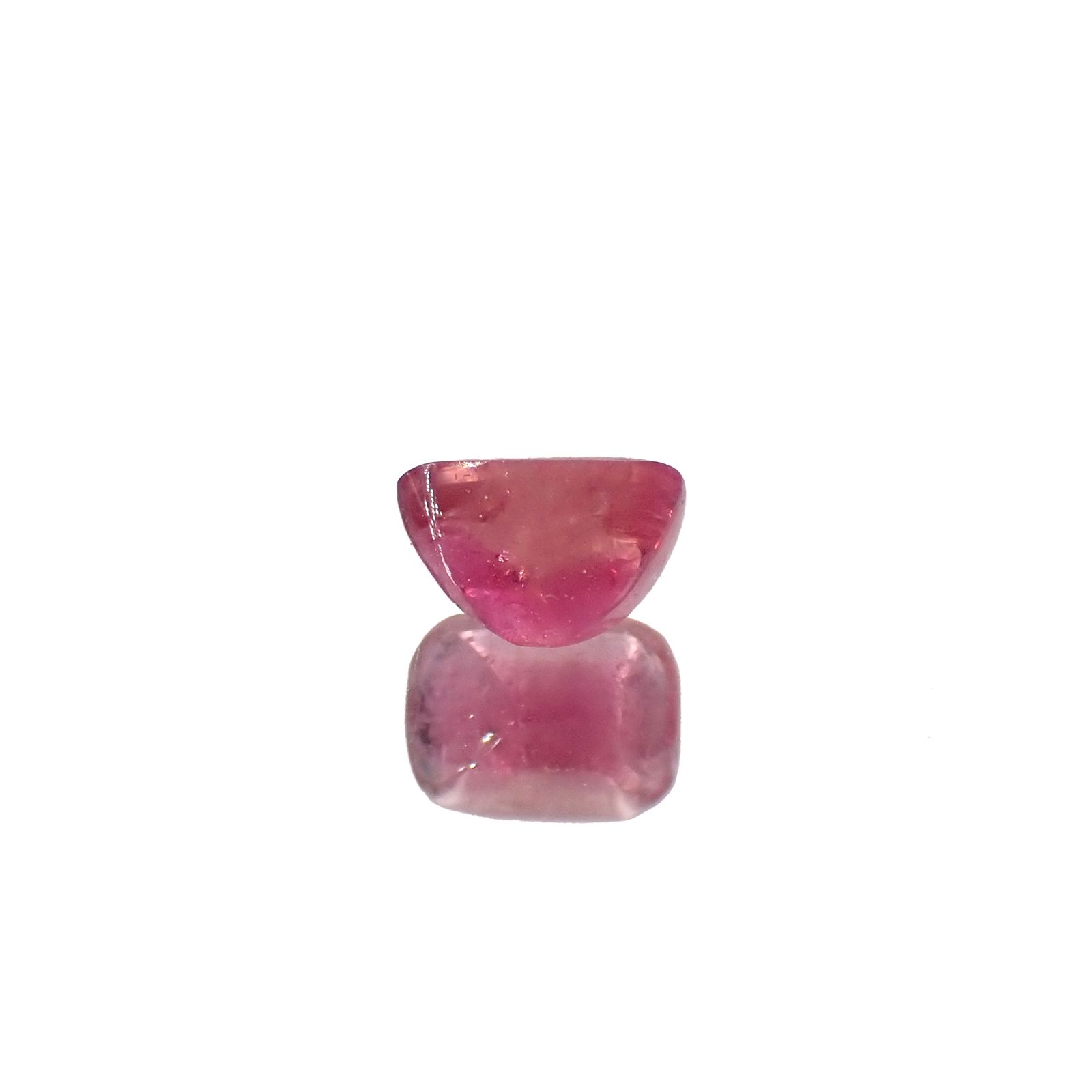 ◇バフカット◇レッドベリル アメリカ・ユタ州産 0.32ct[231023768]4.7x3.5mm前後
