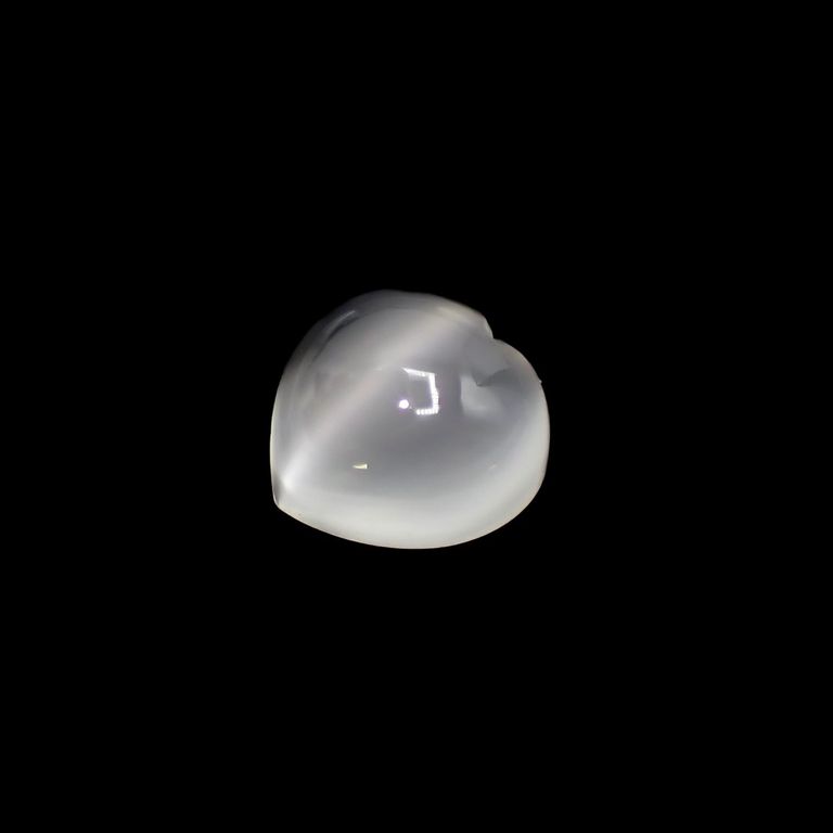 光を当ててキャッツアイを出しています