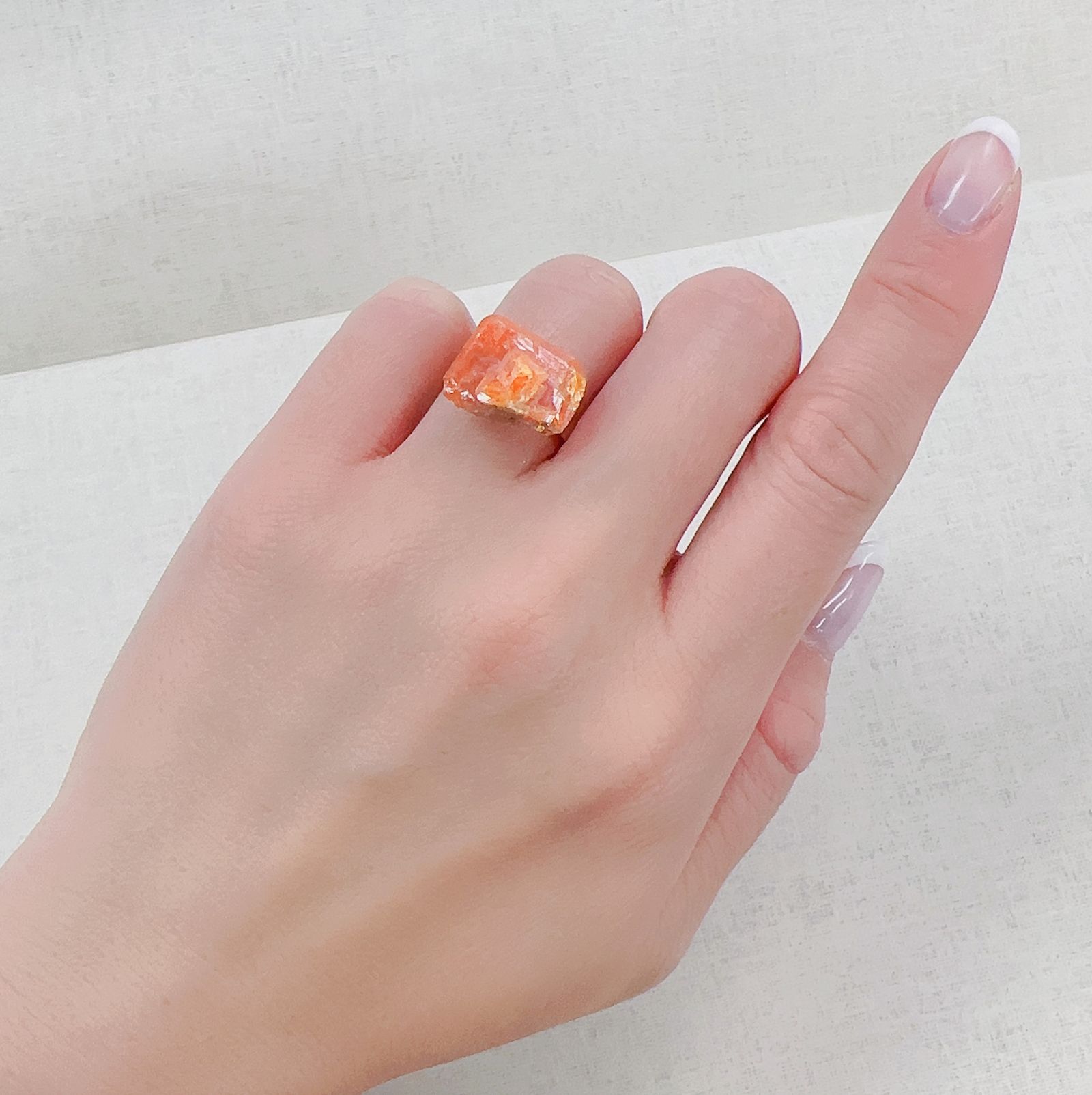 ウルフェナイト 原石 アメリカ・アリゾナ州・レッドクラウド鉱山産 9.33ct[230421825]15x12mm前後
