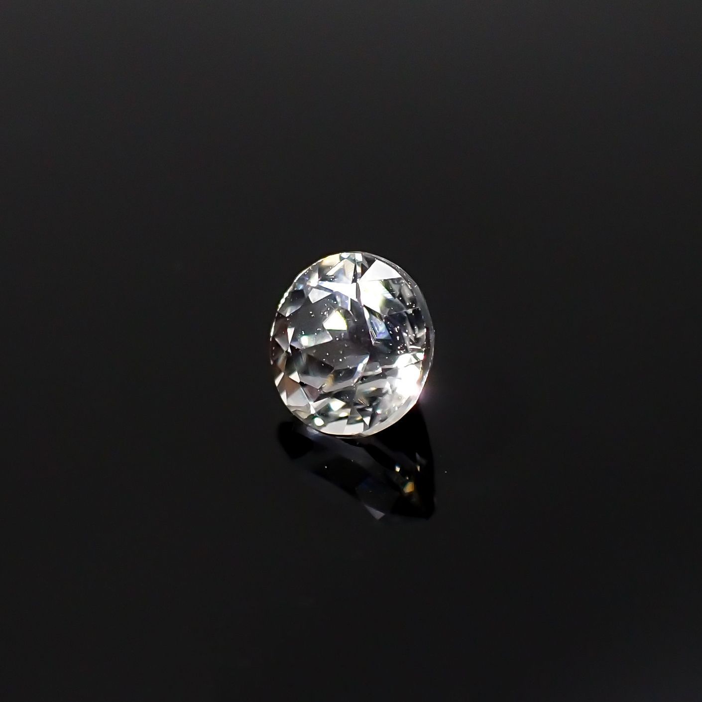 アクロアイト(宝石名トルマリン)ナイジェリア産 0.52ct 識別済[220616246]4.9x4.8mm前後