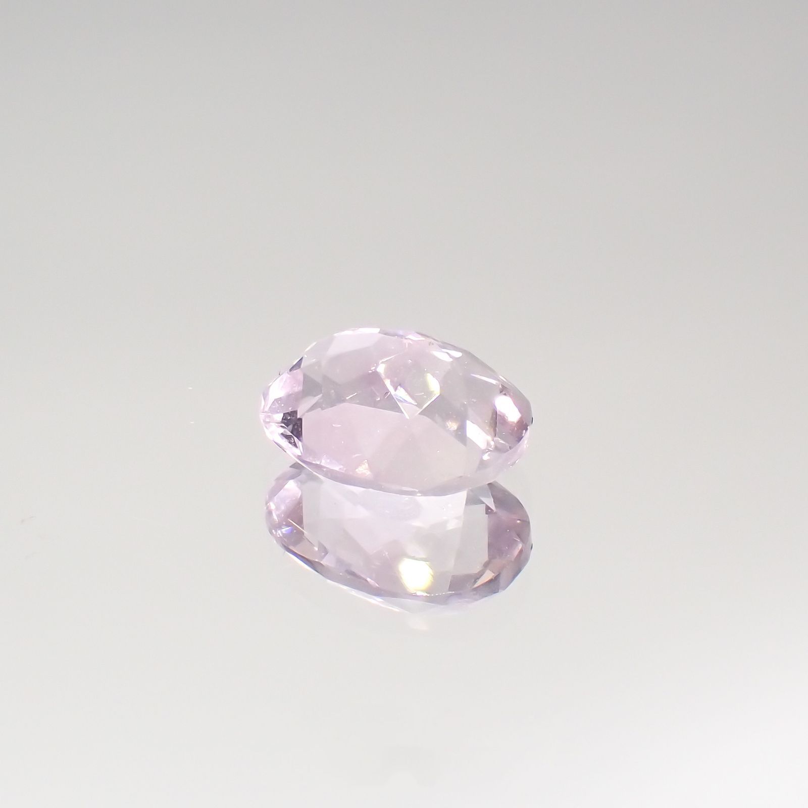 ピンクフローライト(宝石名フルオライト)ブラジル産 2.94ct 識別済[220115130]10.1x8mm前後