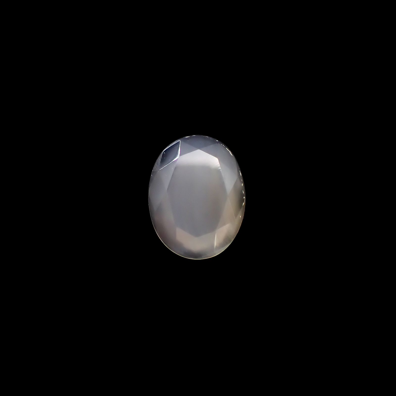 アイリスカルセドニー ブラジル・ミナスジェライス州産 2.02ct[240527810]11.8x9mm前後