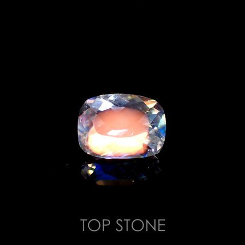 レインボームーンストーン(宝石名ラブラドライト)マダガスカル産 0.65ct 識別済[221018294]6.5x4.9mm前後