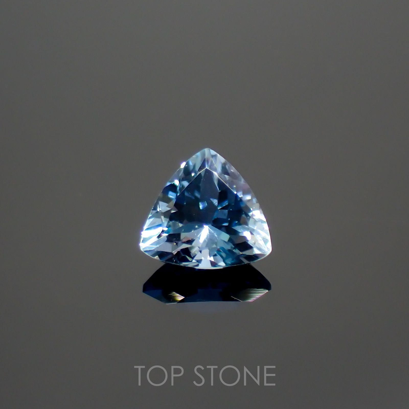 サンタマリアアクアマリン ブラジル産 0.68ct[220114056]6x6.1mm前後