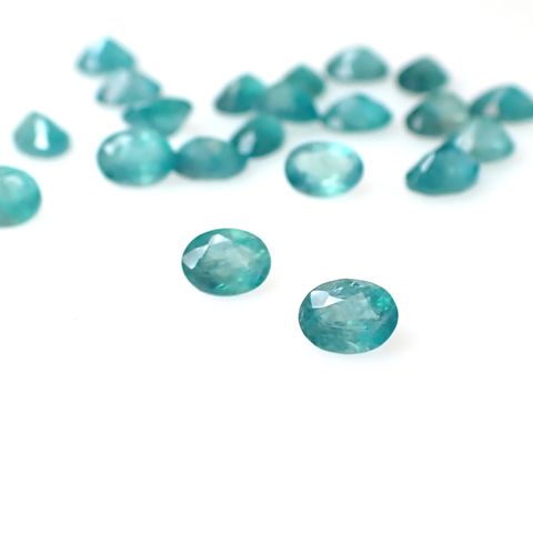 <ランダムセレクト1個販売>グランディディエライト マダガスカル産 約0.16ct [250129740-PAC]3x4mm前後