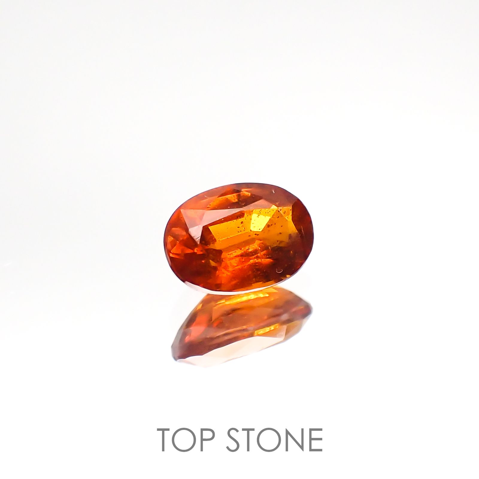 オレンジカイヤナイト(宝石名カイヤナイト) タンザニア産 0.95ct 識別済[210812451]7×4.9mm前後