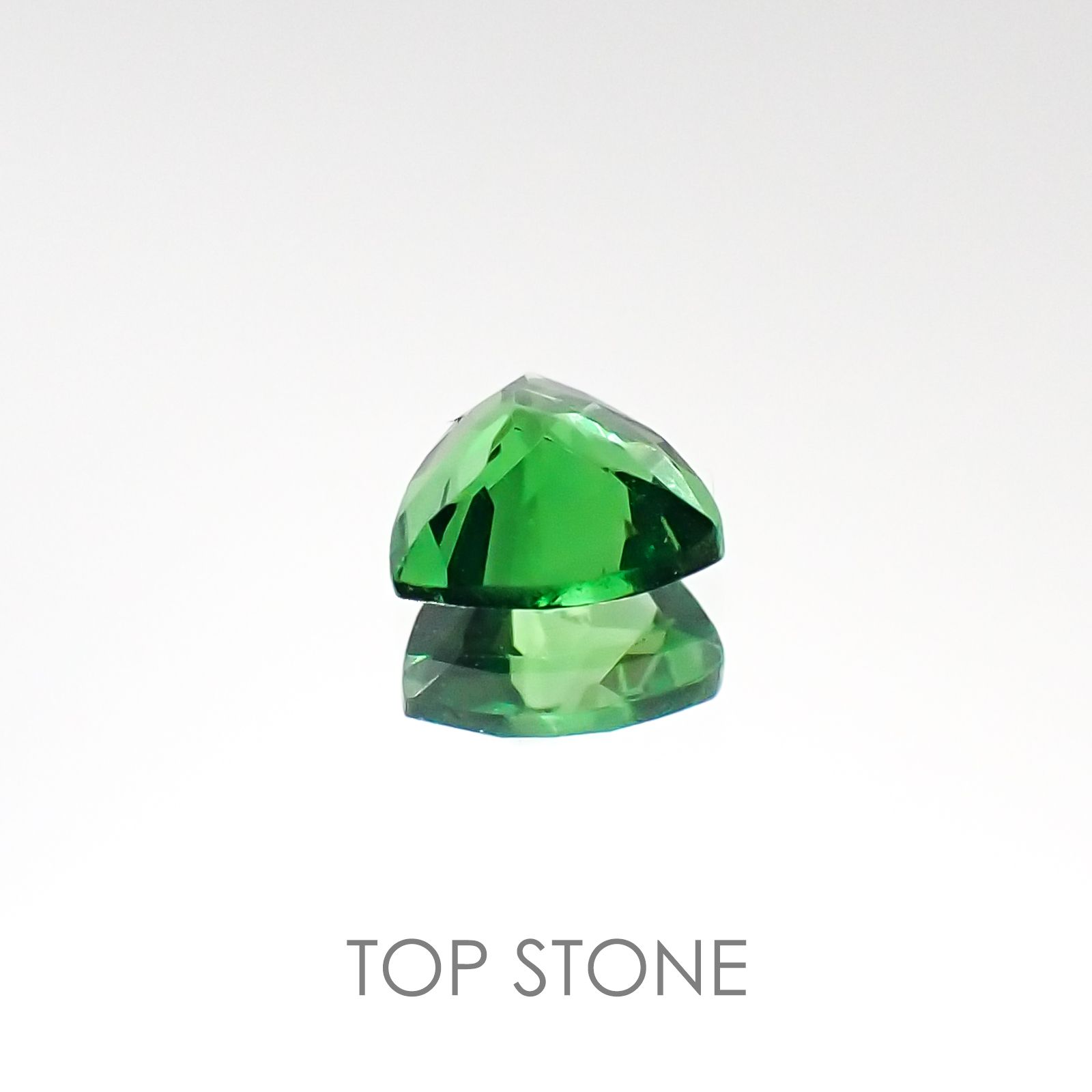 ツァボライト タンザニア産 ルース 0.27ct[20095711]4.1×4mm前後