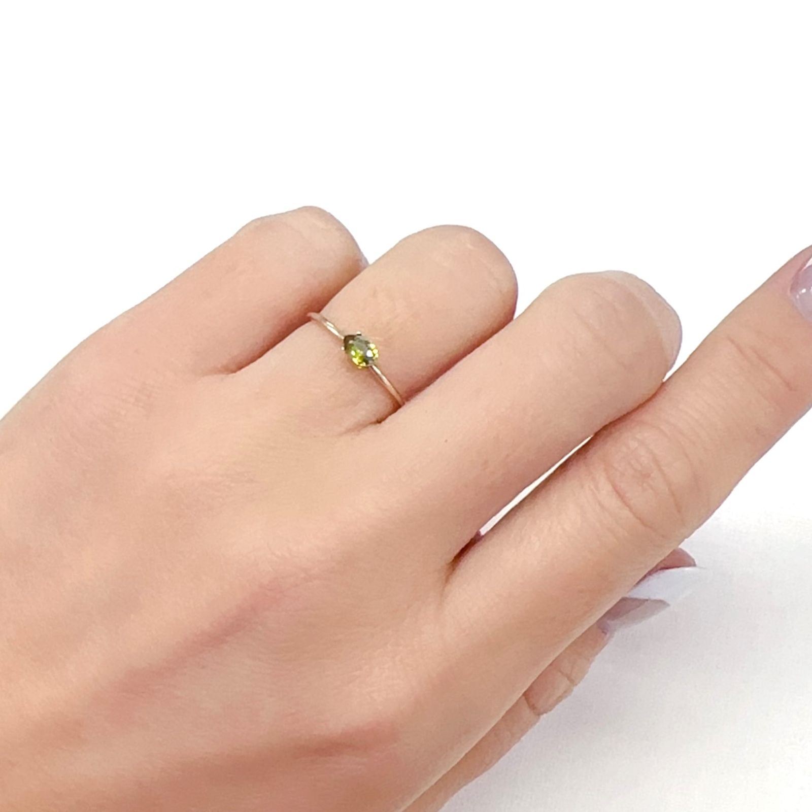 カラーチェンジスフェーン パキスタン産 0.23ct[231224737]4.6x3.1mm前後