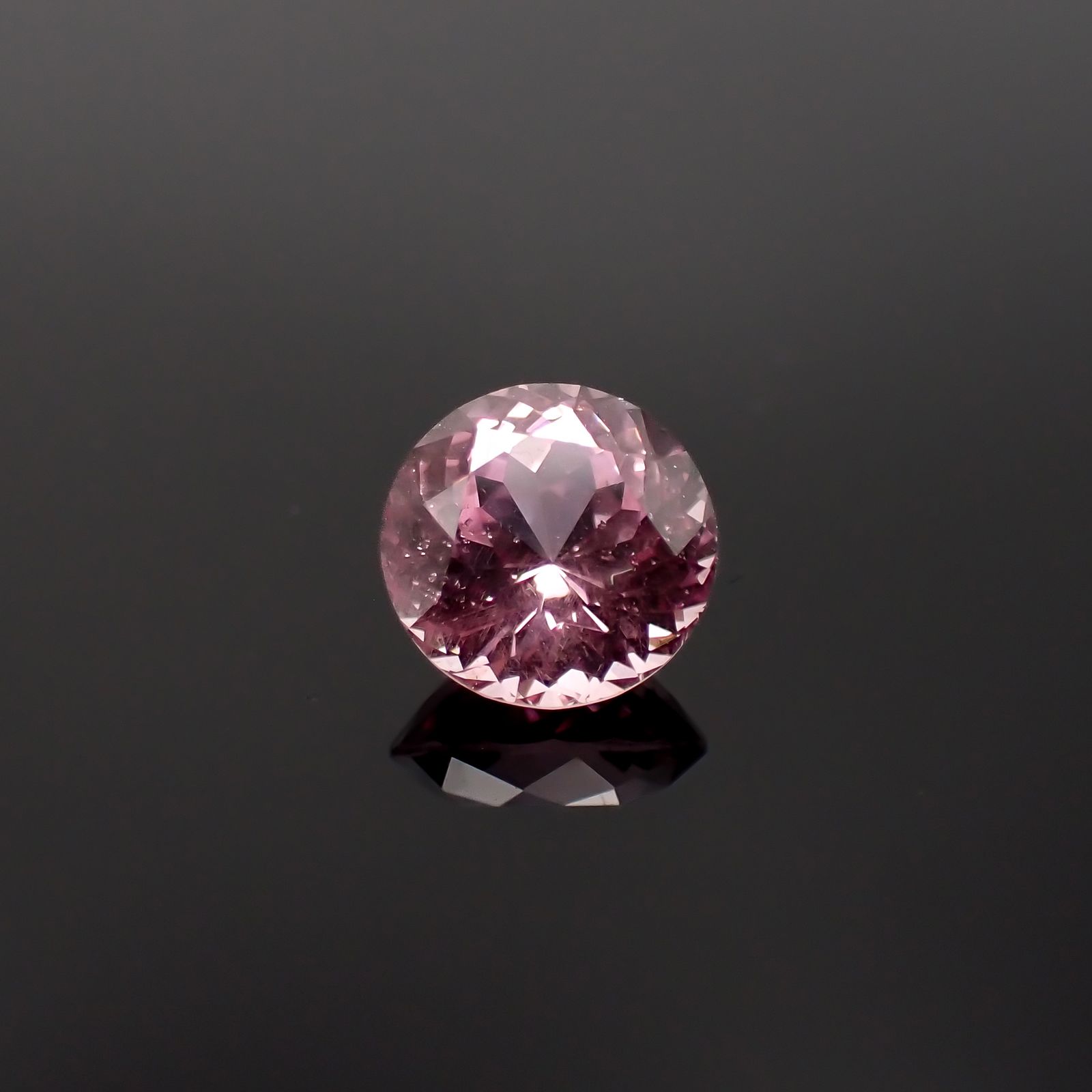 ドラゴンガーネット タンザニア産 1.60ct[230722947]6.9x6.9mm前後