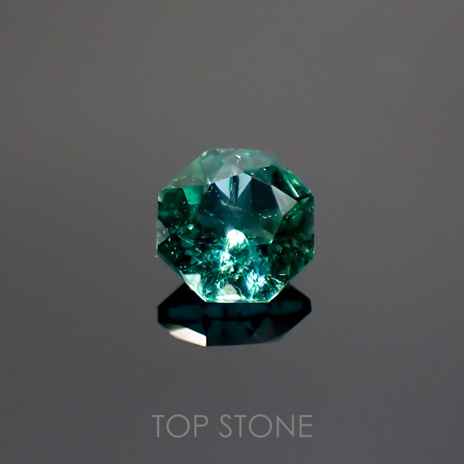 ◇オクタゴンカット◇エメラルド(宝石名エメラルド) ザンビア産 0.12ct 識別済[20128868]3×3mm前後