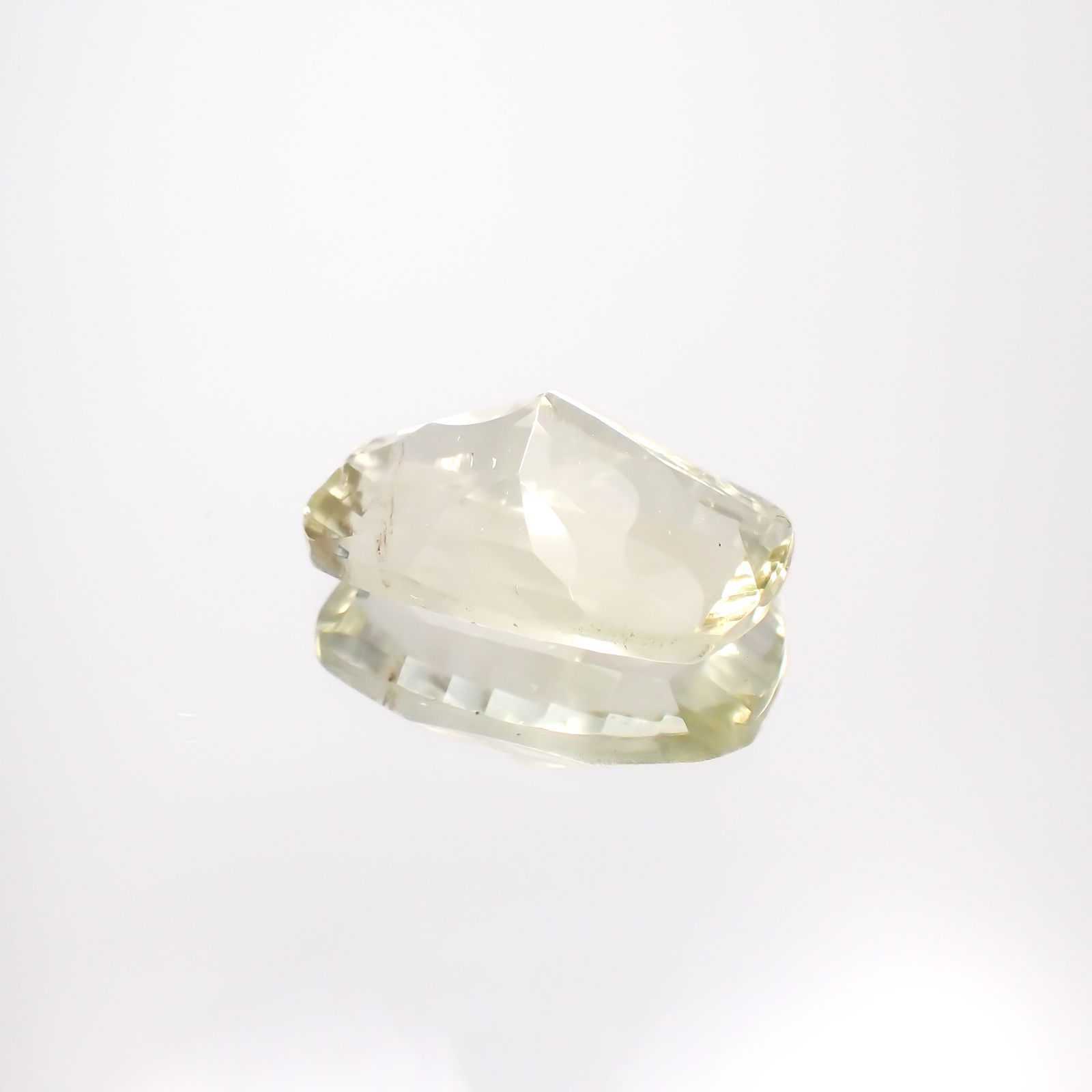 リビアングラス 発見地：エジプト・リビア砂漠 6.51ct[221018194]17x10.6mm前後