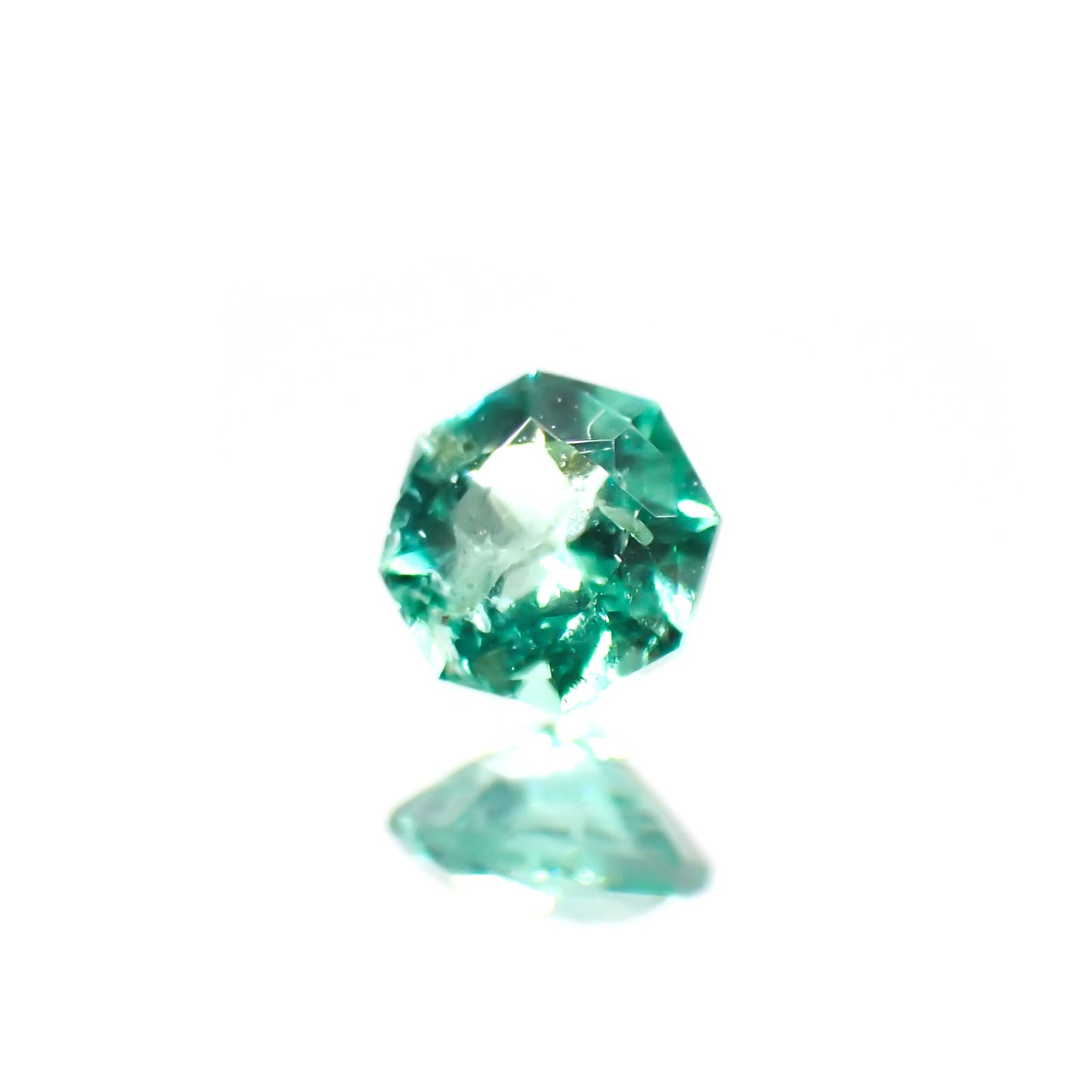 ◇オクタゴンカット◇エメラルド(宝石名エメラルド)ザンビア産 0.12ct 識別済[231224396]3.1x3.1mm前後