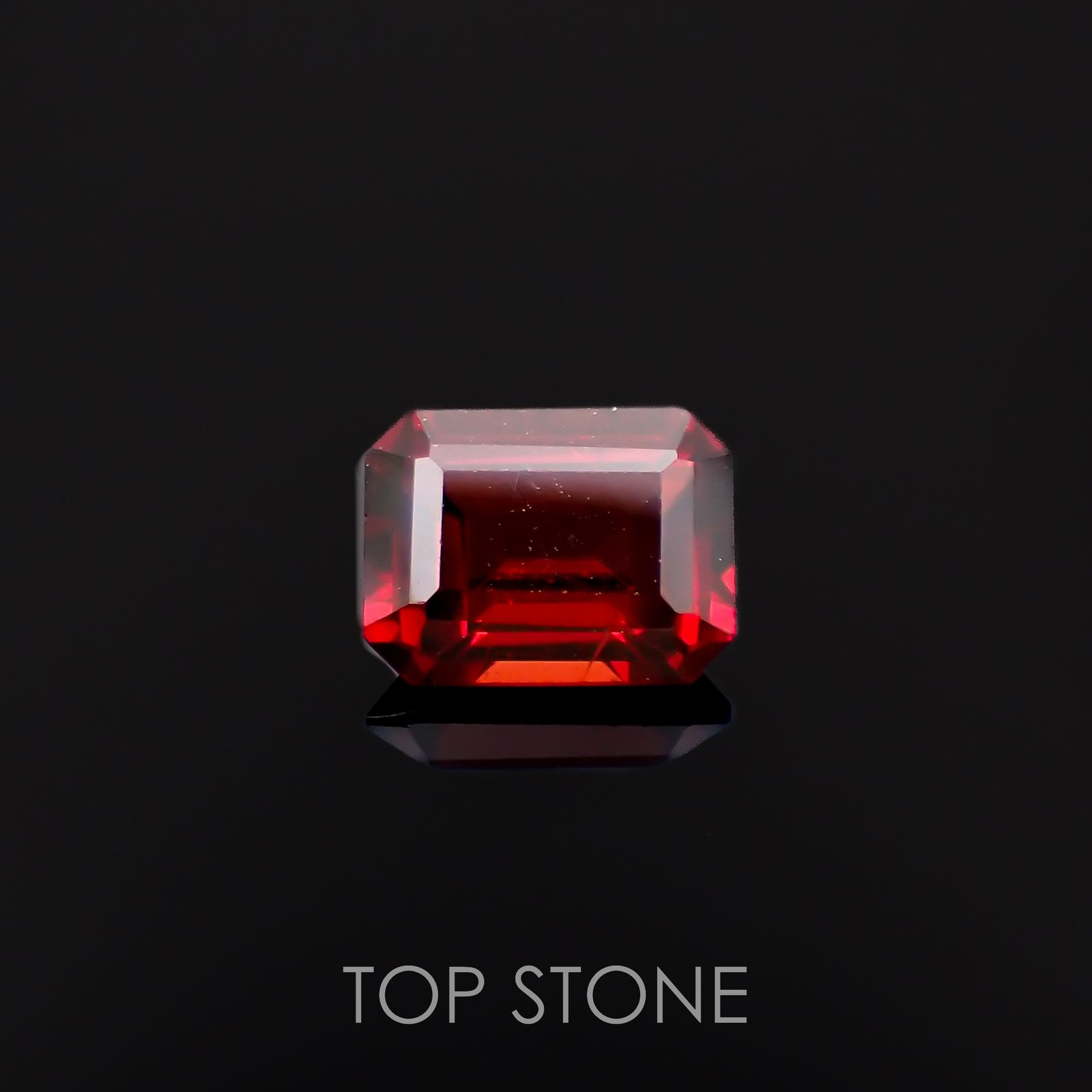 パイロープアルマンディンガーネット(宝石名パイロープ アルマンディン・ガーネット)ブラジル産 1.88ct 識別済[221219536]7.8x5.9mm前後