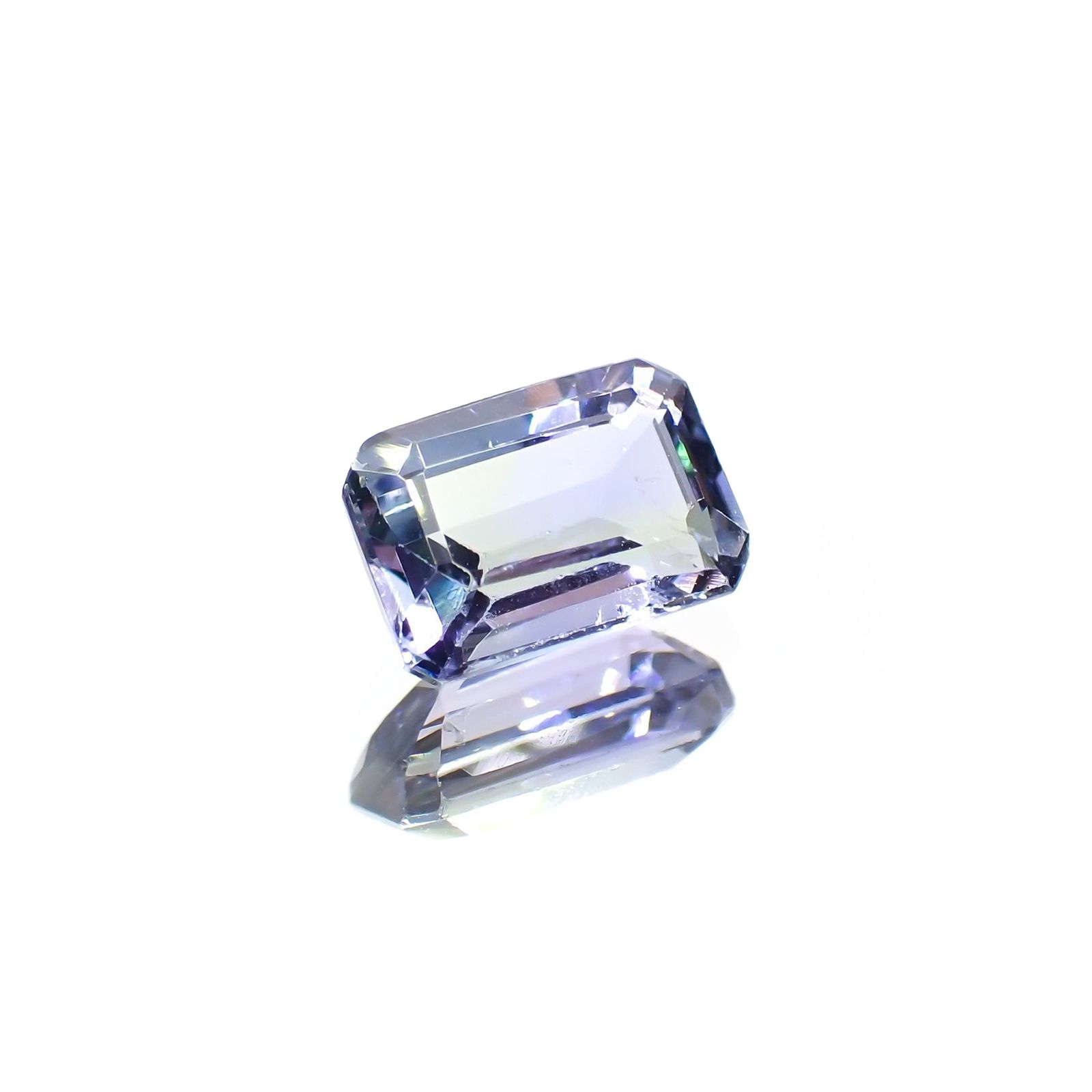 パーティカラータンザナイト(宝石名パーティカラード・ゾイサイト)タンザニア産 ソ付(彩珠) 2.003ct / 8.7x5.9mm前後 [220717110]