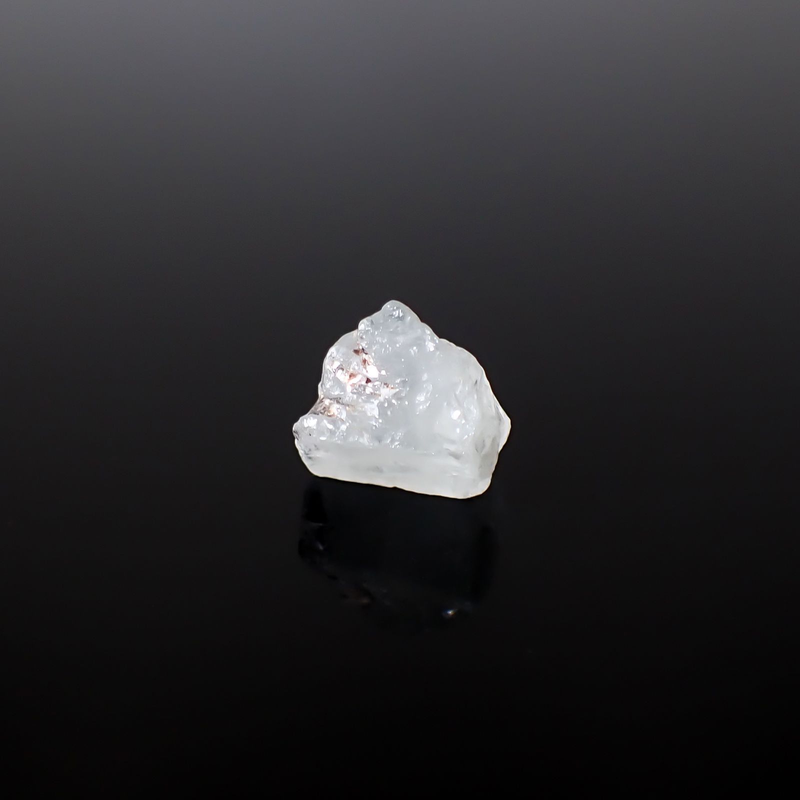 フェナカイト原石 ロシア産 6.01ct / 10x10.7mm前後 [260532177]