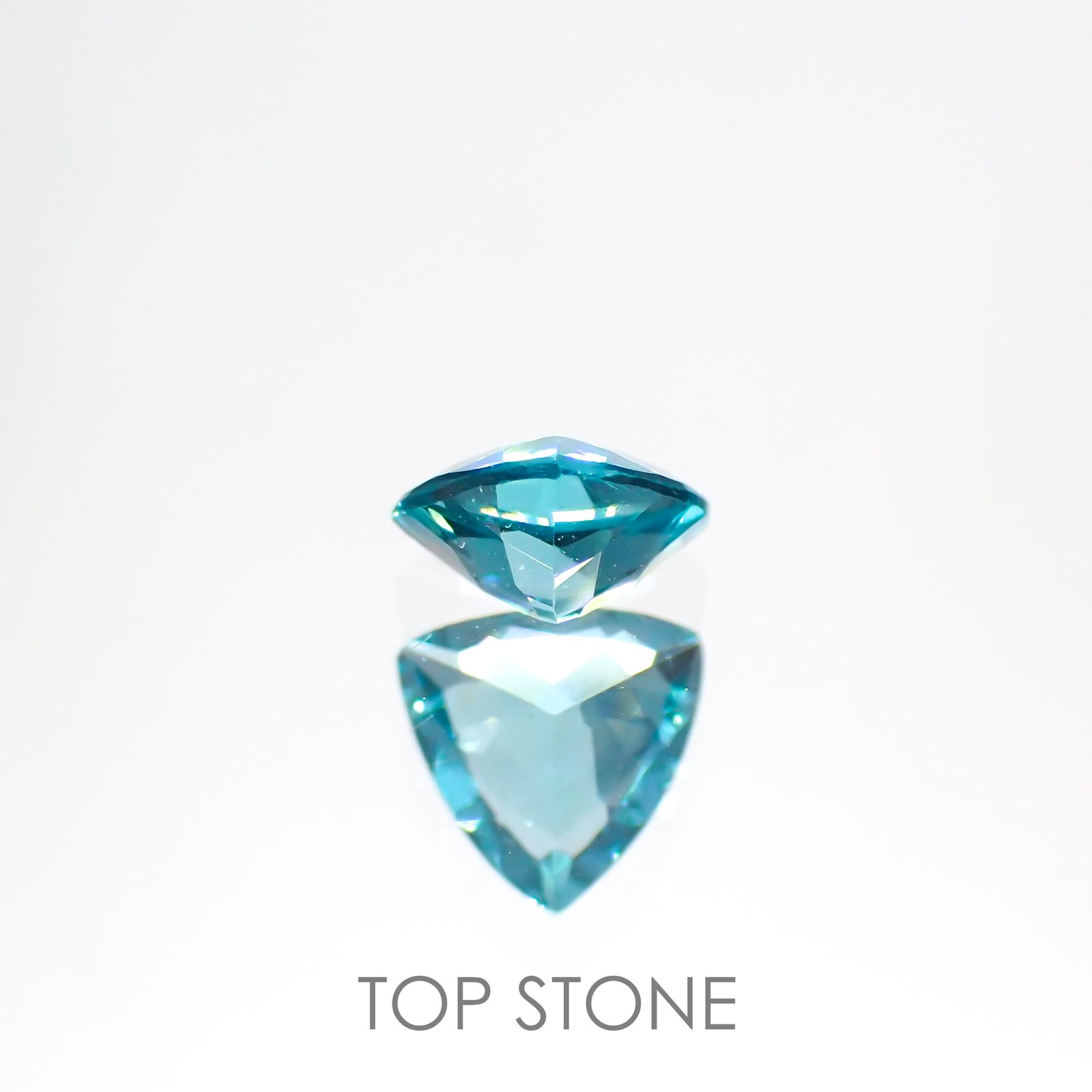 アパタイト(宝石名アパタイト) マダガスカル産 0.46ct 識別済[211013519]5.4×5.6mm前後