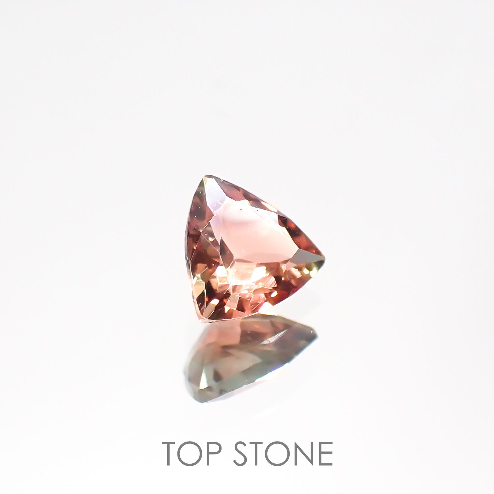 アンデシン(宝石名アンデシン)チベット産 0.41ct 識別済[220115261]5.5x5.5mm前後