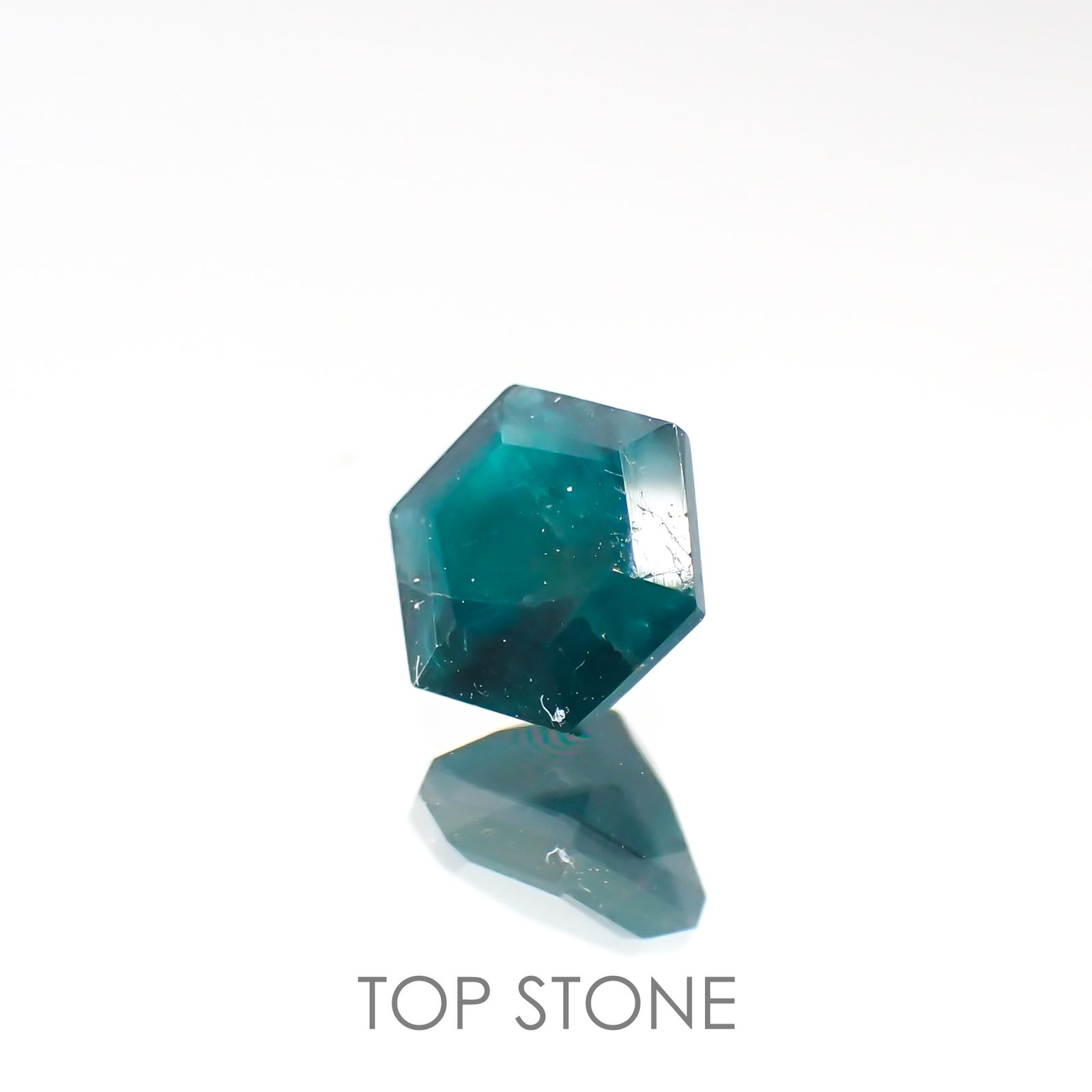 ◇ヘキサゴンカット◇グランディディエライト(宝石名グランディディエライト) マダガスカル産 0.58ct 識別済[210813059]4.9×5mm前後