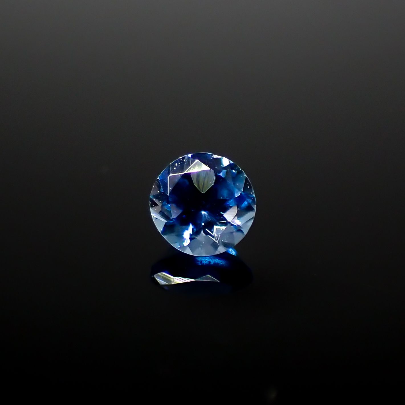 サンタマリアアクアマリン(宝石名アクアマリン)ブラジル産 0.11ct 識別済[240226015]3.1x3mm前後