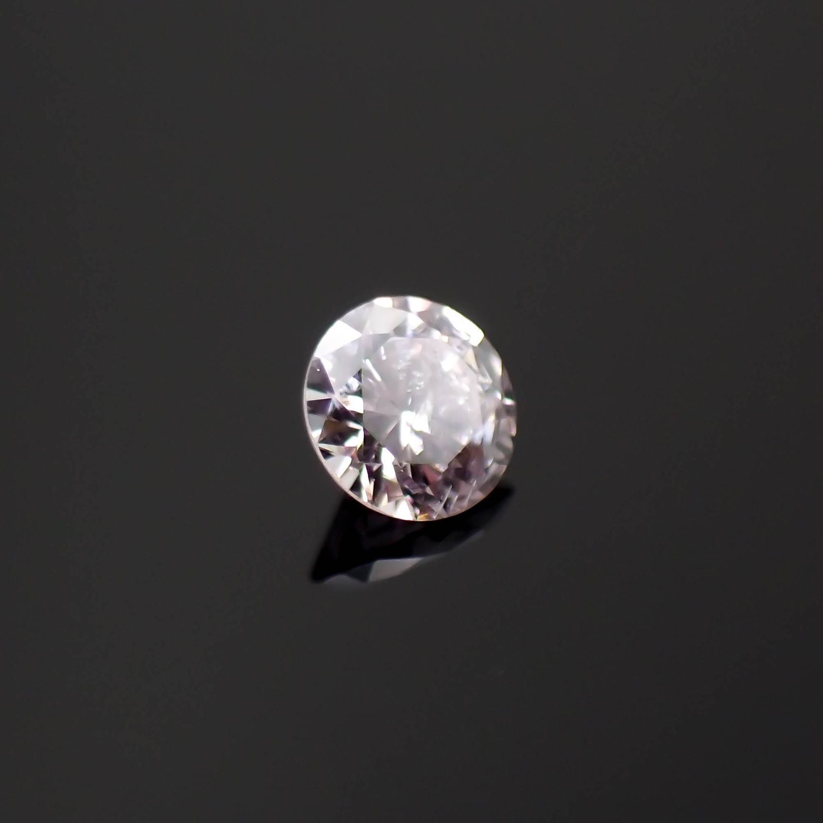 ピンクダイヤモンド(宝石名ダイアモンド I-1/VERY LIGHT PINK PURPLE) 0.060ct ソ付(CGL)[230120144]2.52x2.55mm前後