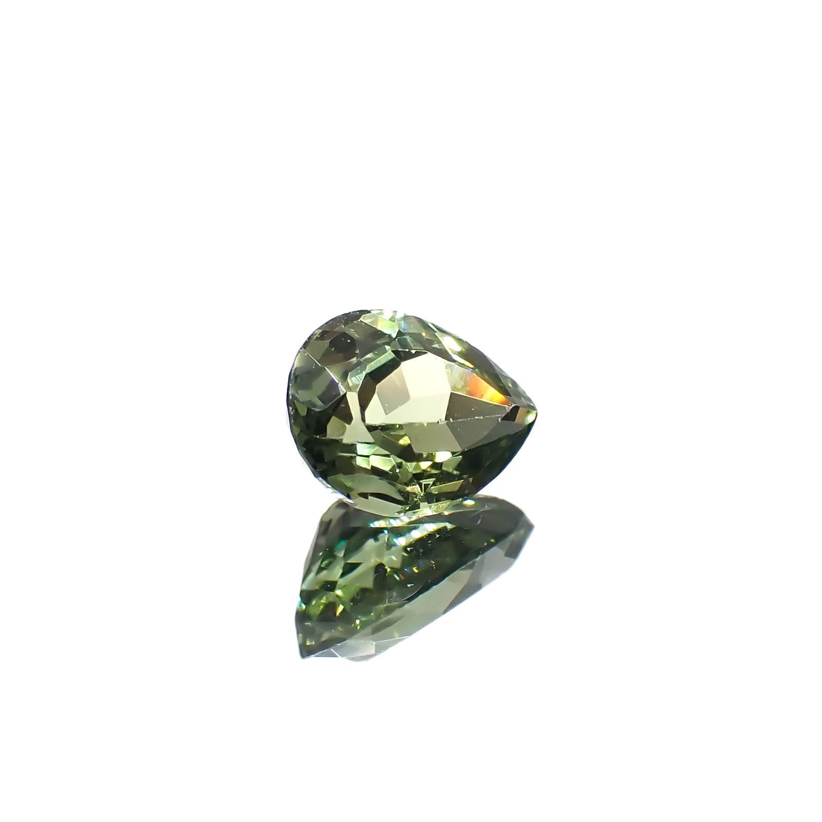 グリーンアパタイト マダガスカル産 0.72ct [241129487]6.5x4.9mm前後