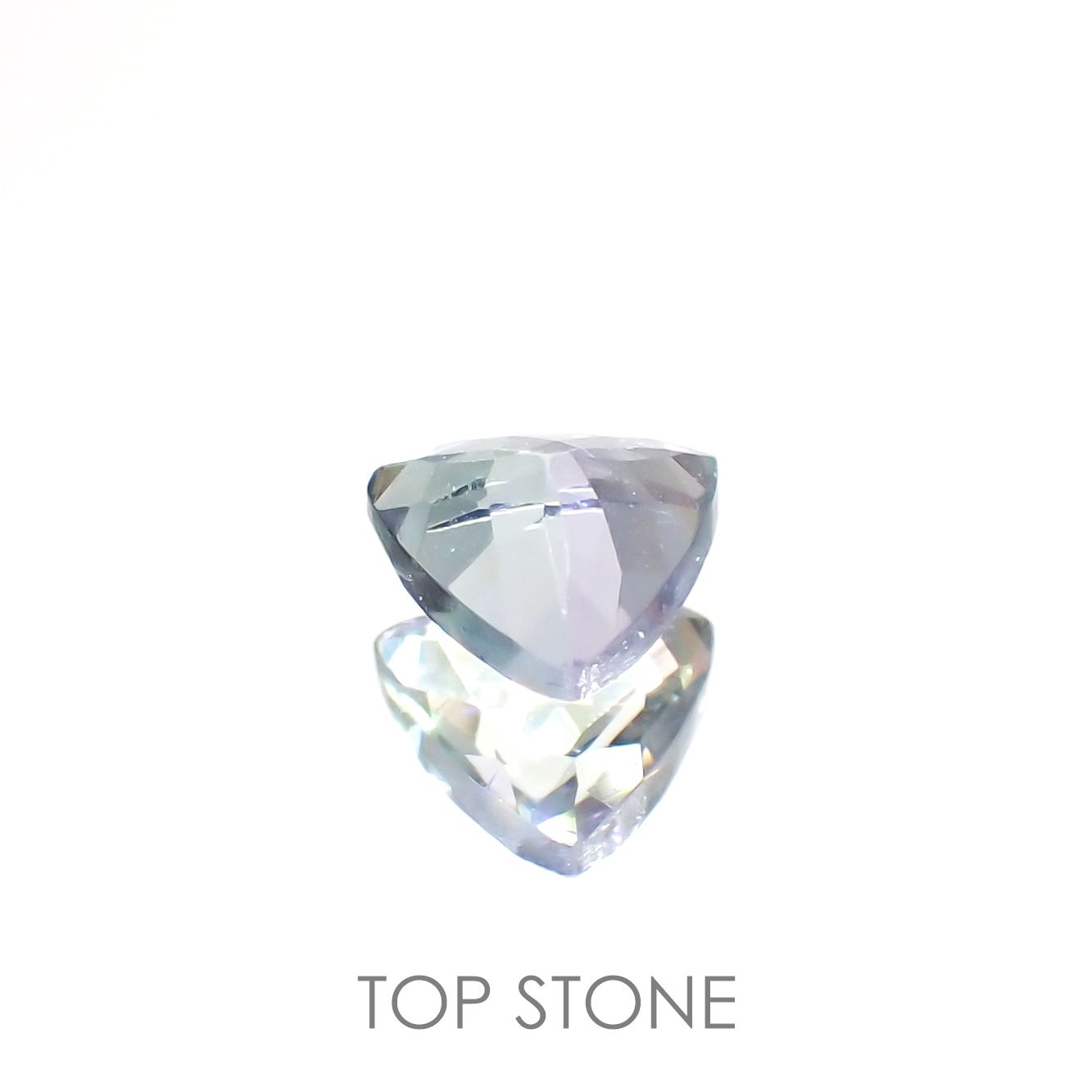 バイカラータンザナイト(宝石名ゾイサイト)タンザニア産 0.50ct 識別済[220515890]5x5.2mm前後