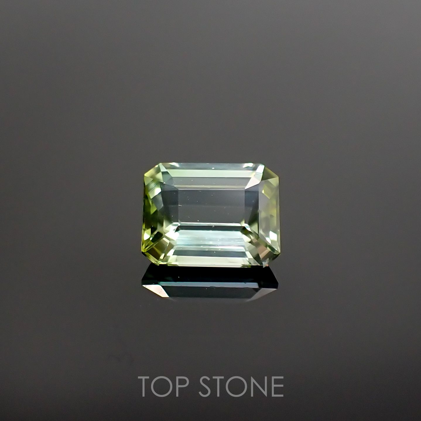 ミントトルマリン(宝石名ライトグリーン・トルマリン) ルワンダ産 1.385ct ソ付(彩珠)[210711596]7.5×6.1mm前後