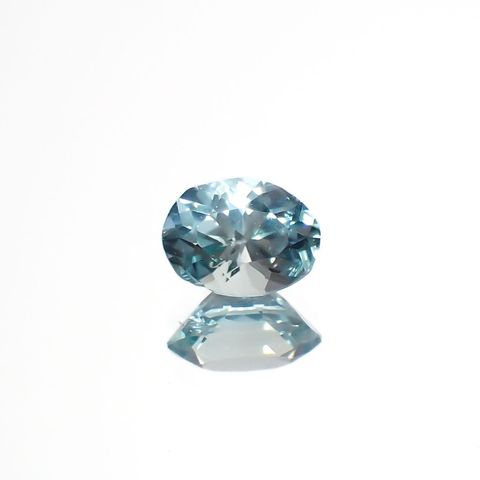 ユークレース(宝石名ブルー・ユークレース)コロンビア産 ソ付(彩珠) 0.389ct / 5.3x3.9mm前後 [221018684]