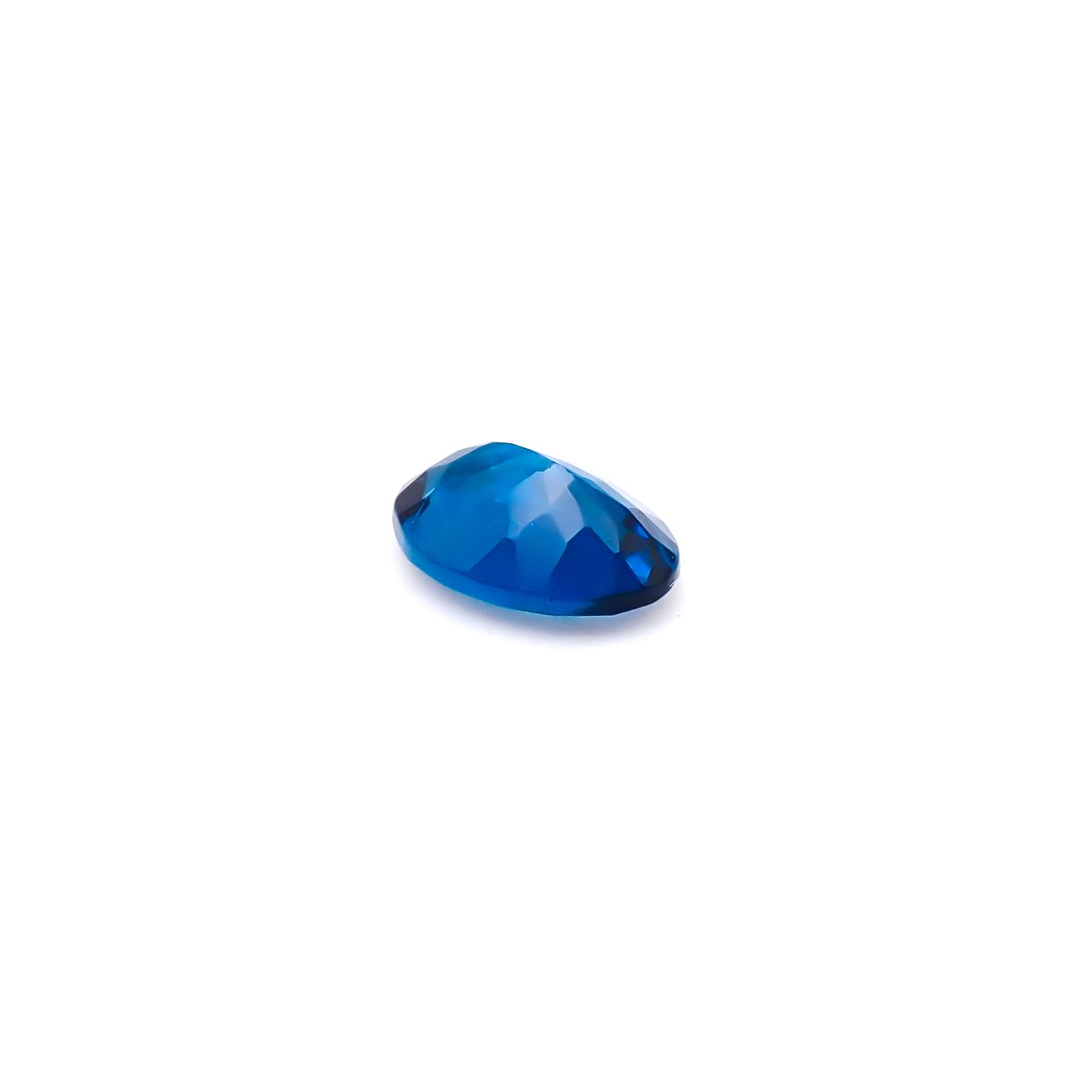 ディープブルーアパタイト マダガスカル産 0.72ct / 7.1x5.1mm前後 [260732596]