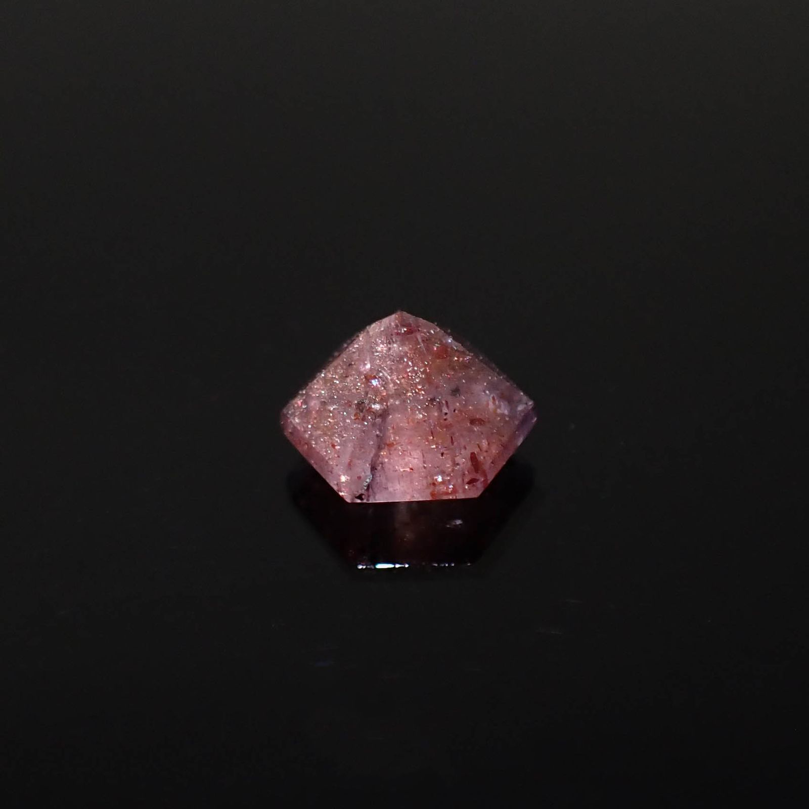 ◇ヘキサゴンカット◇ブラッドショットアイオライト インド産 0.91ct[230320940]6x5.9mm前後