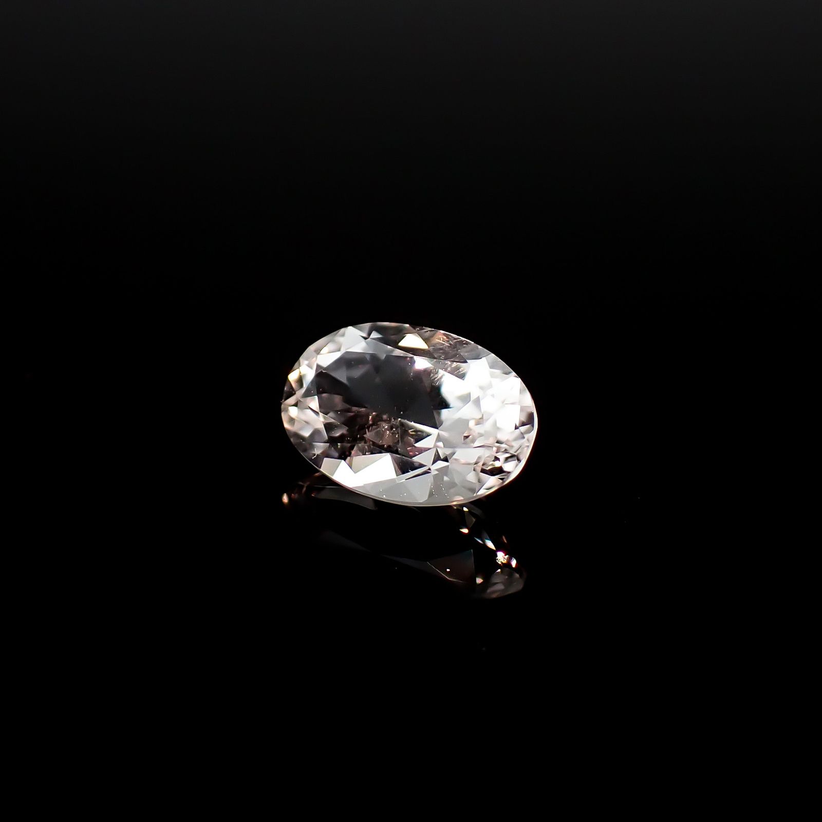 フェナカイト ロシア・マリシェボ鉱山産 0.72ct / 7.3x4.7mm前後 [260632432]