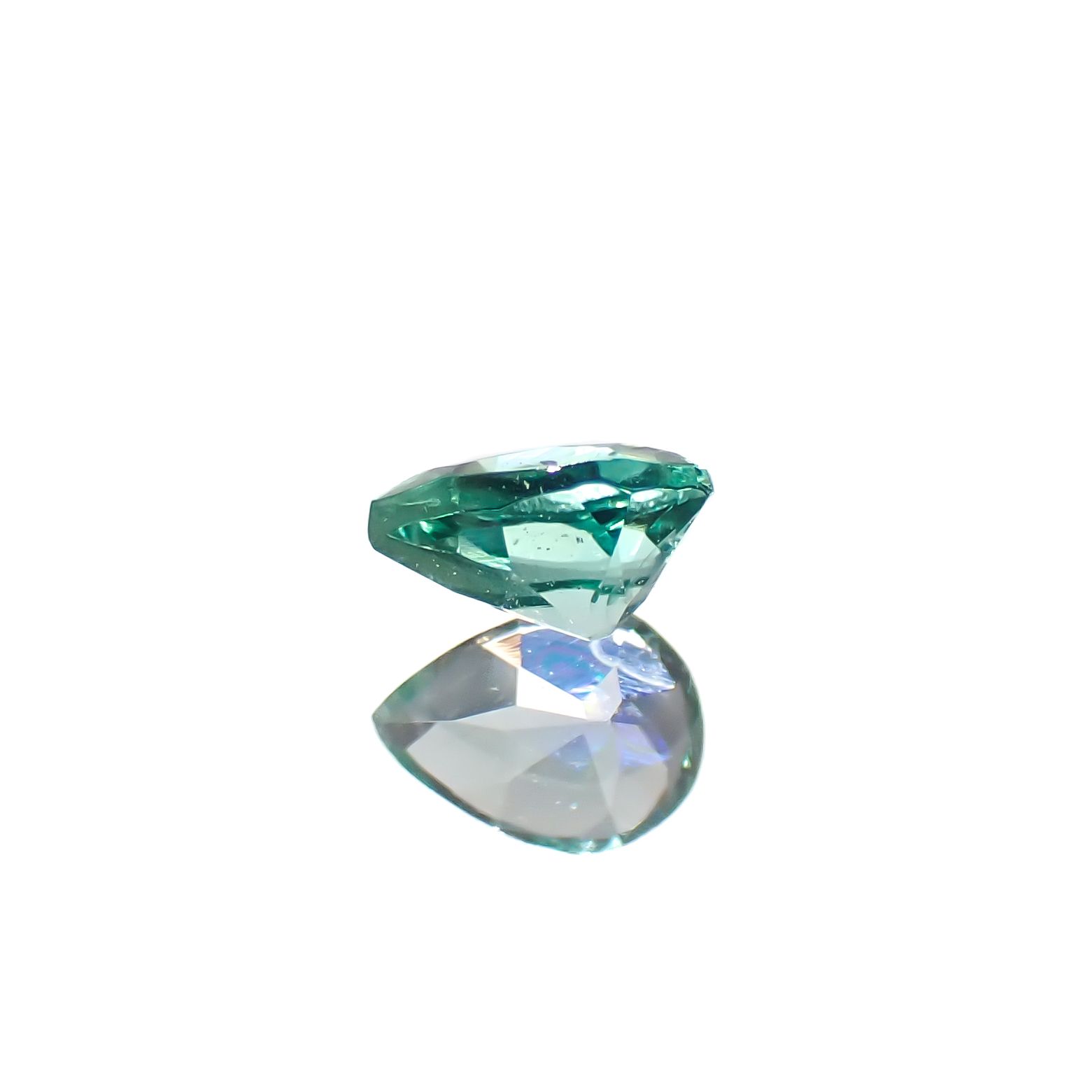 ブルーグリーンコーネルピン(宝石名ブルーグリーン・コーネルピン)タンザニア産 0.15ct 識別済[240527683]3.9x2.9mm前後