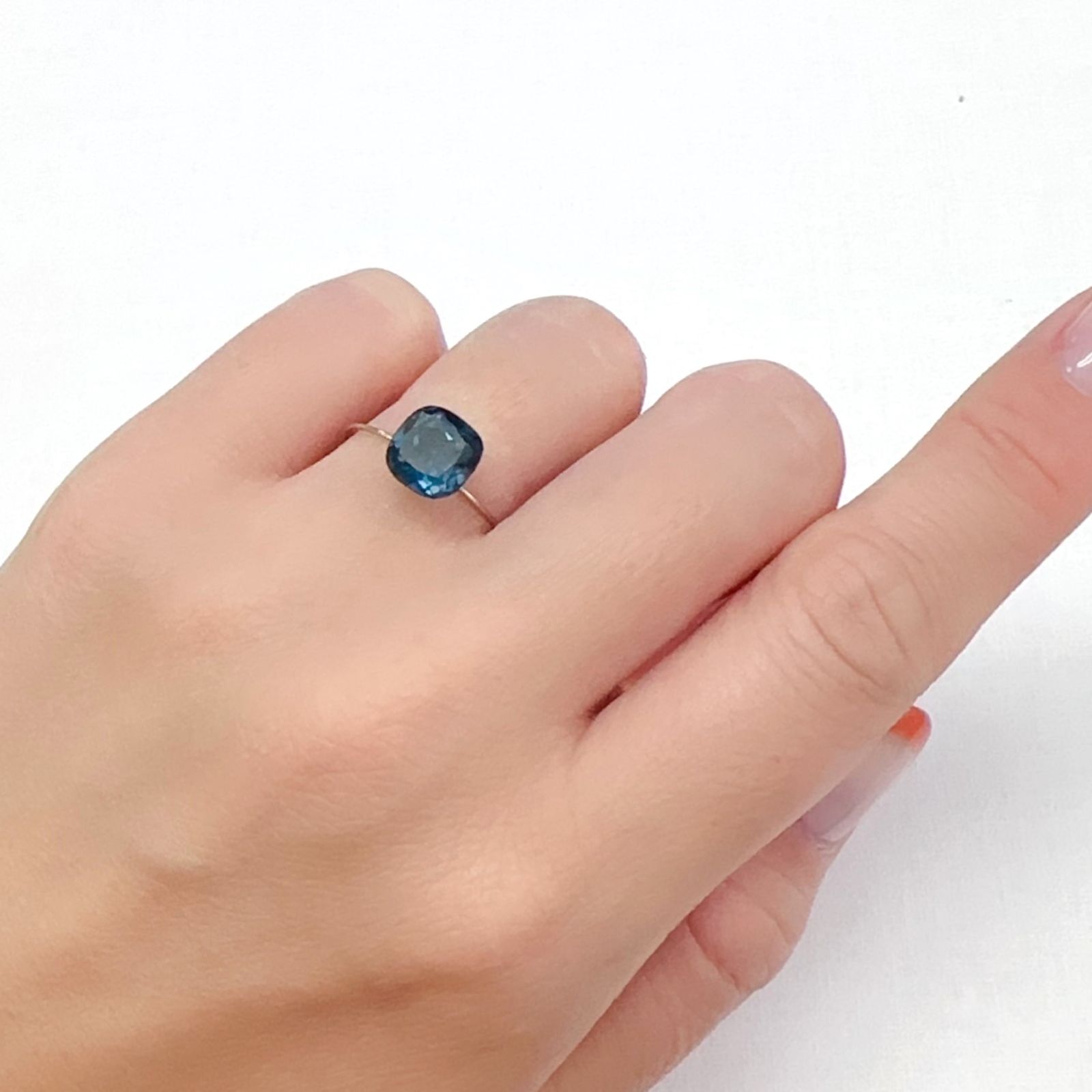 ロンドンブルートパーズ ブラジル産 2.44ct[240326801]8.1x7.9mm前後