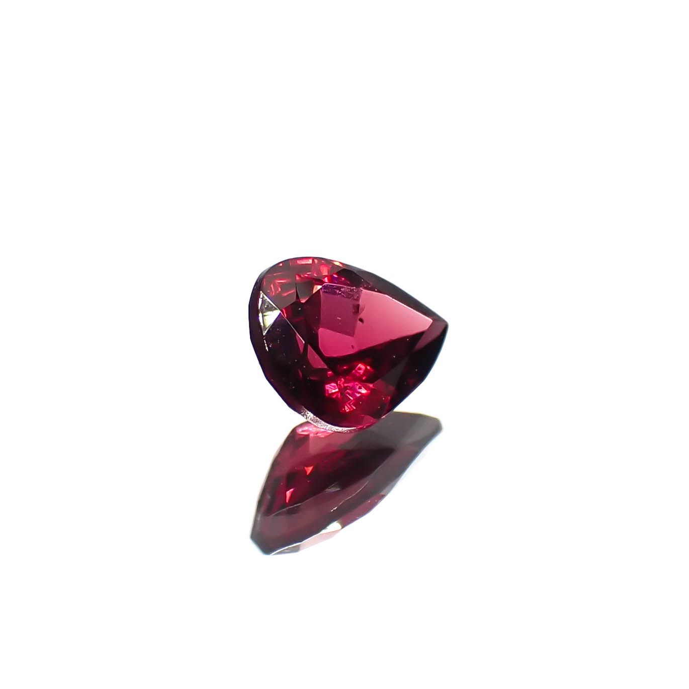 レッドスピネル(宝石名レッド・スピネル)タンザニア産 0.31ct 識別済[240728577]5x3.8mm前後