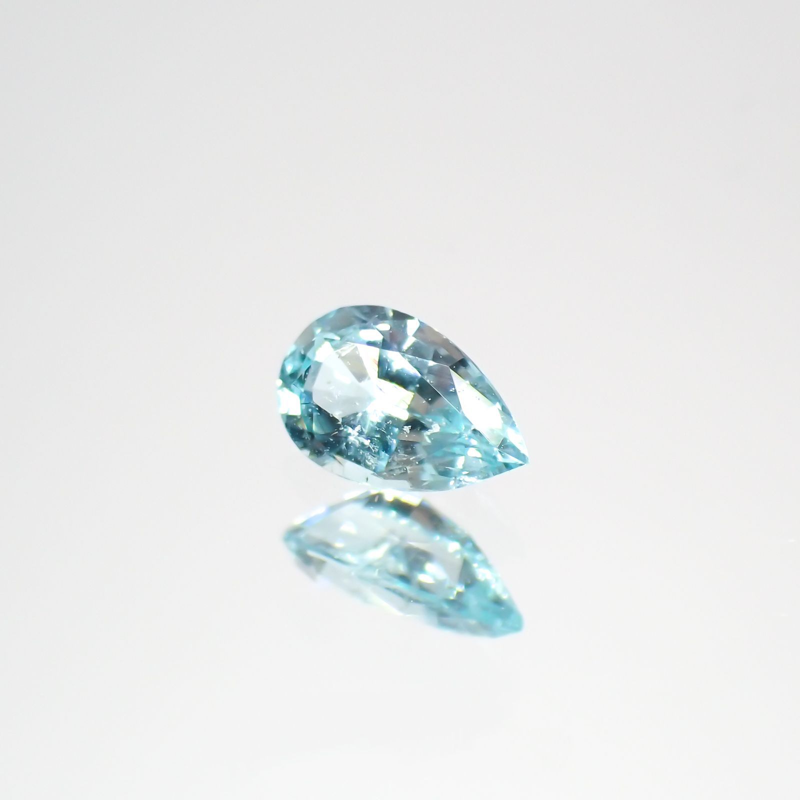 パライバトルマリン(宝石名トルマリン/別名パライバ・トルマリン)モザンビーク産 0.18ct 識別済[220114911]4.9x3mm前後