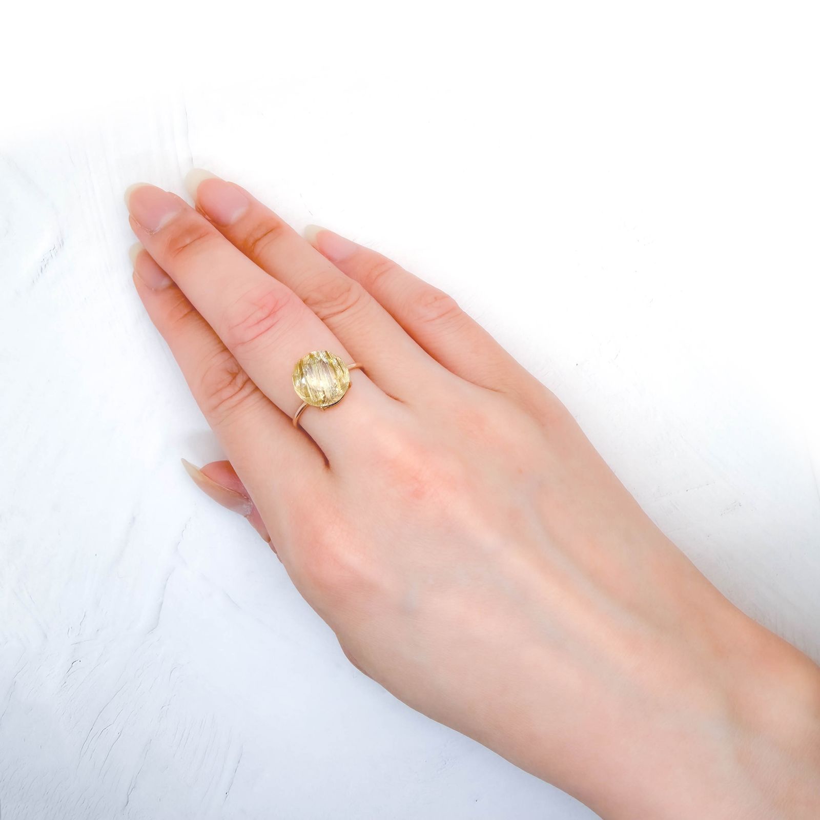 ルチルクォーツ ブラジル産 3.75ct / 10.9x11mm前後 [260732406]