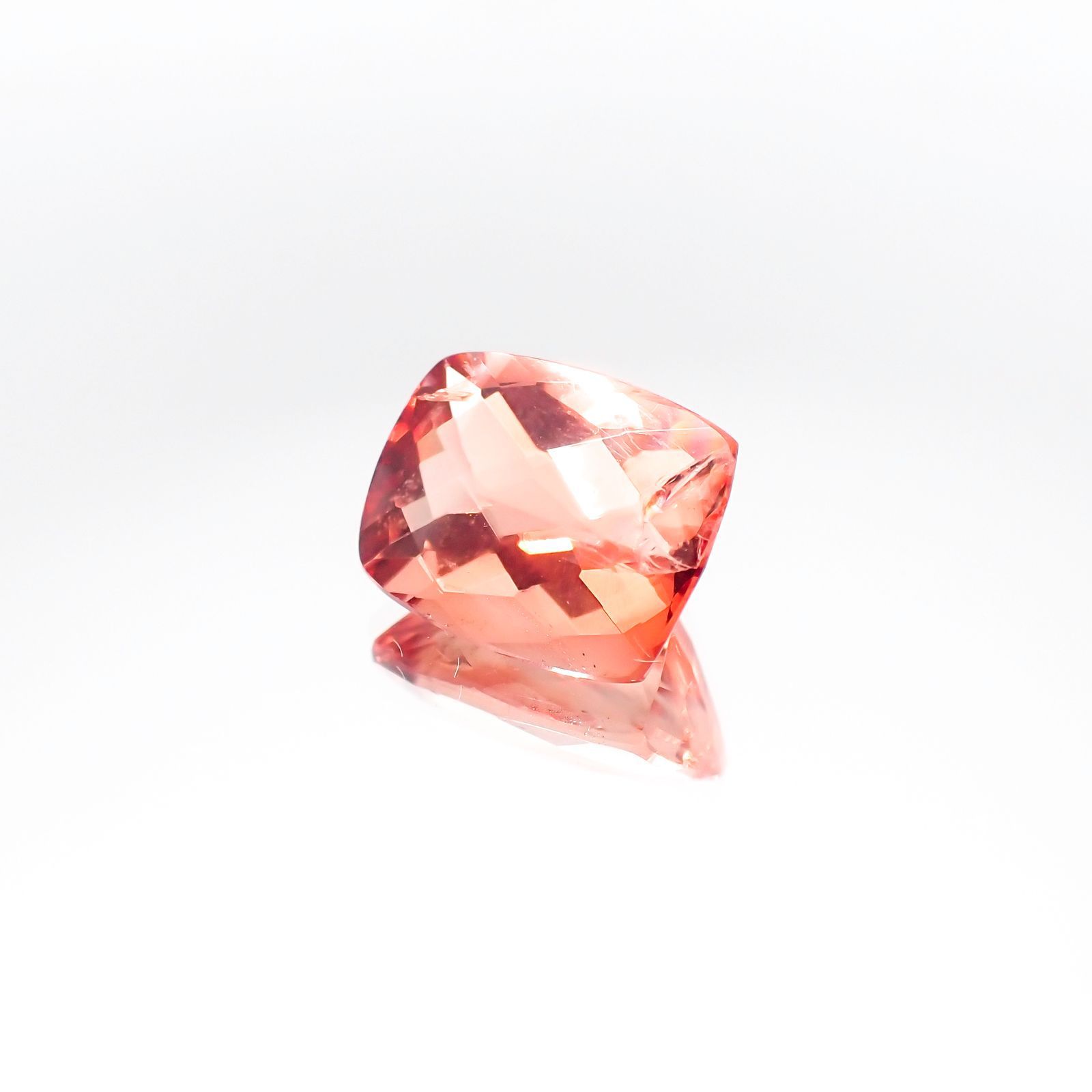 ◇チェッカーカット◇オレンジフローライト フルオレッセンス(宝石名オレンジ・フルオライト)ブラジル産 5.08ct 識別済[231024010]11.7x9.2mm前後