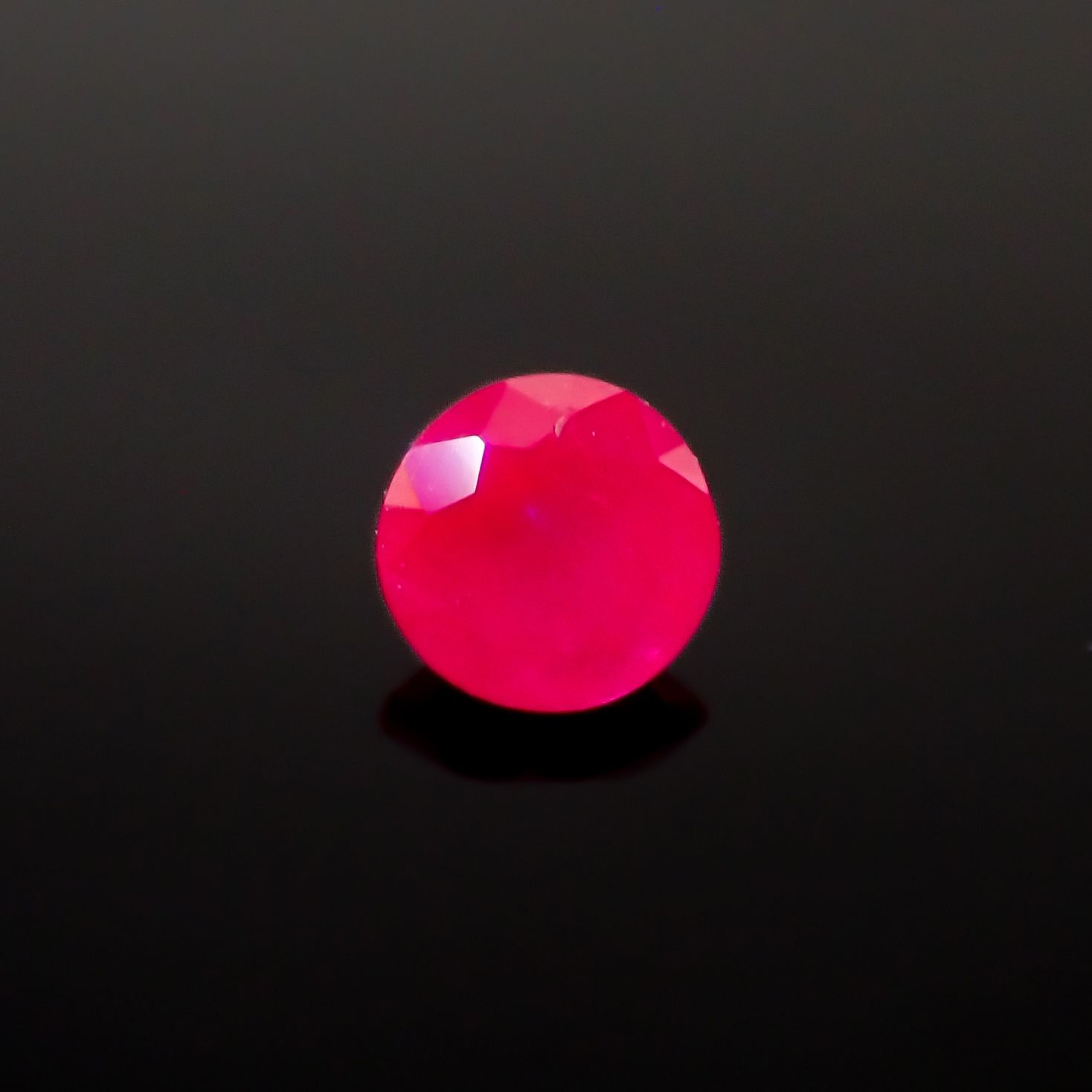 ルビー タイ/ミャンマー産 0.12ct[230321297]2.9x2.9mm前後
