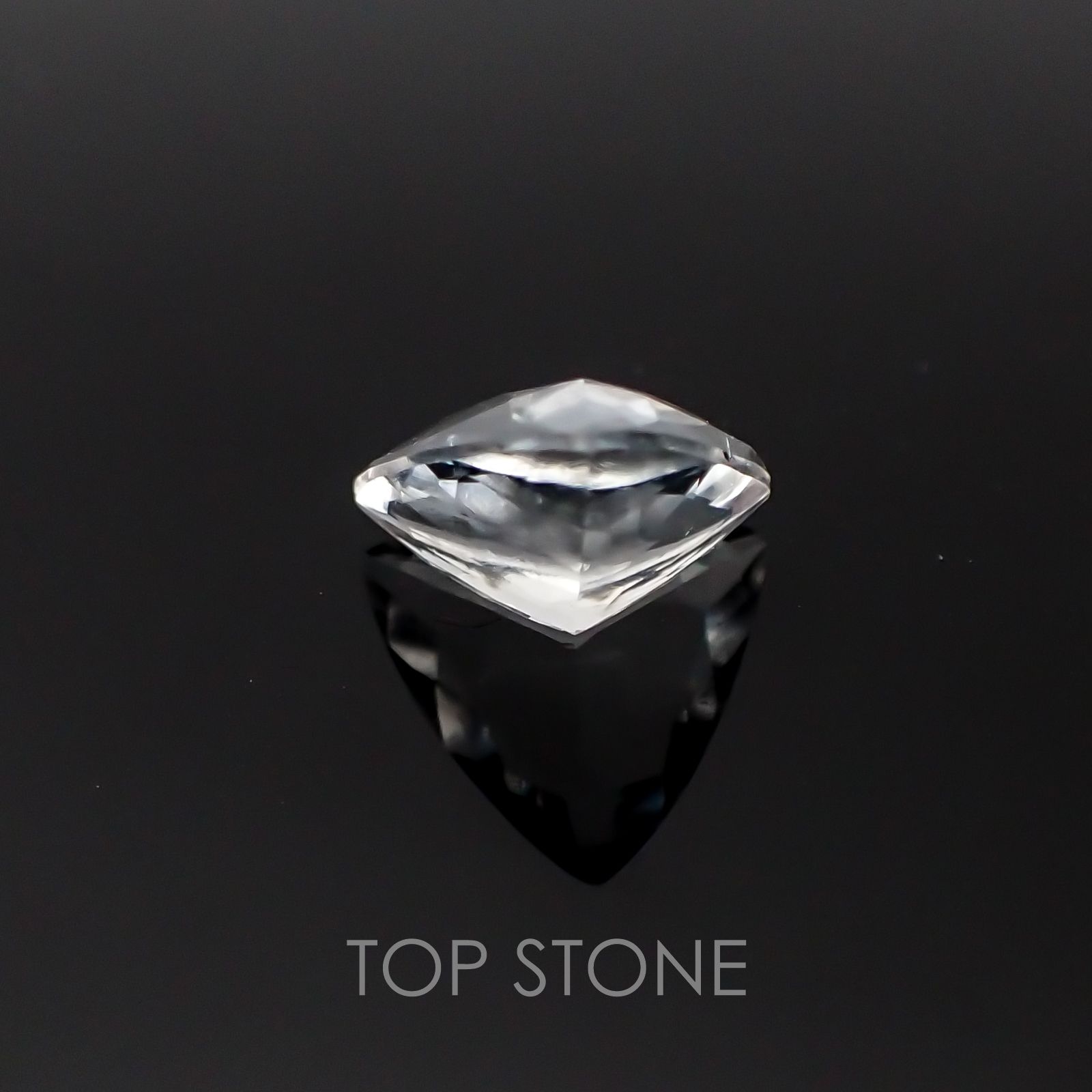 ハイアライトオパール メキシコ産 ルース 1.79ct[21058255]9.6×9.5mm前後