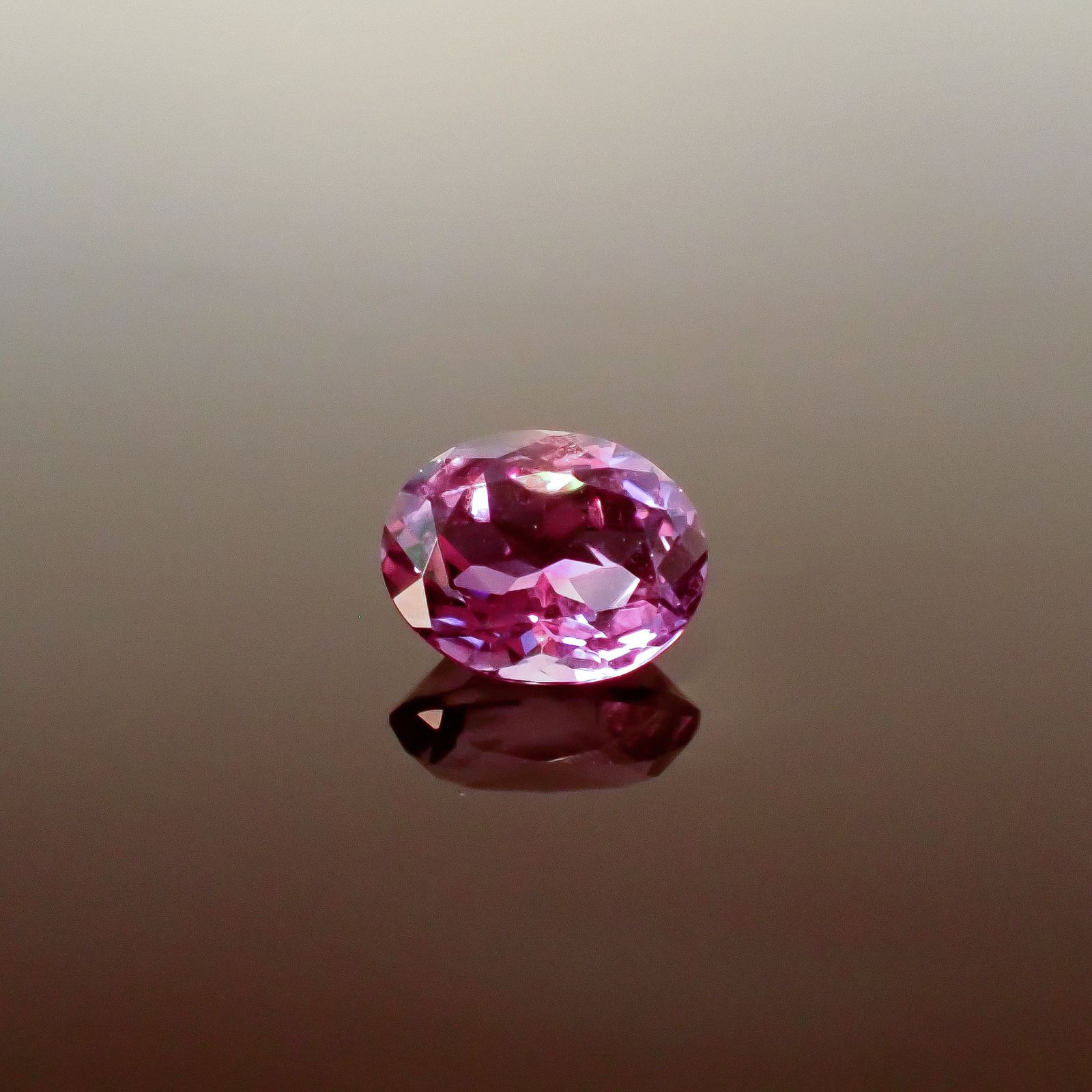 カラーシフトアメジスト ブラジル/ウルグアイ産 5.65ct / 13.1x10.3mm前後 [260131636]