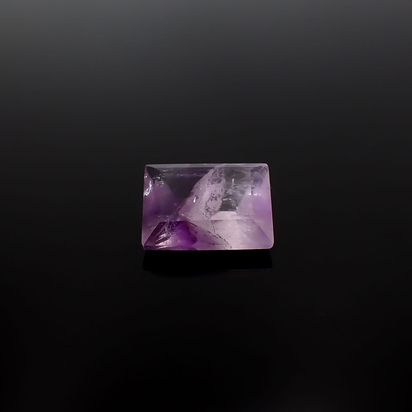 ワンウェイアメジスト ブラジル産 11.81ct / 16.9x13mm前後 [260432020]