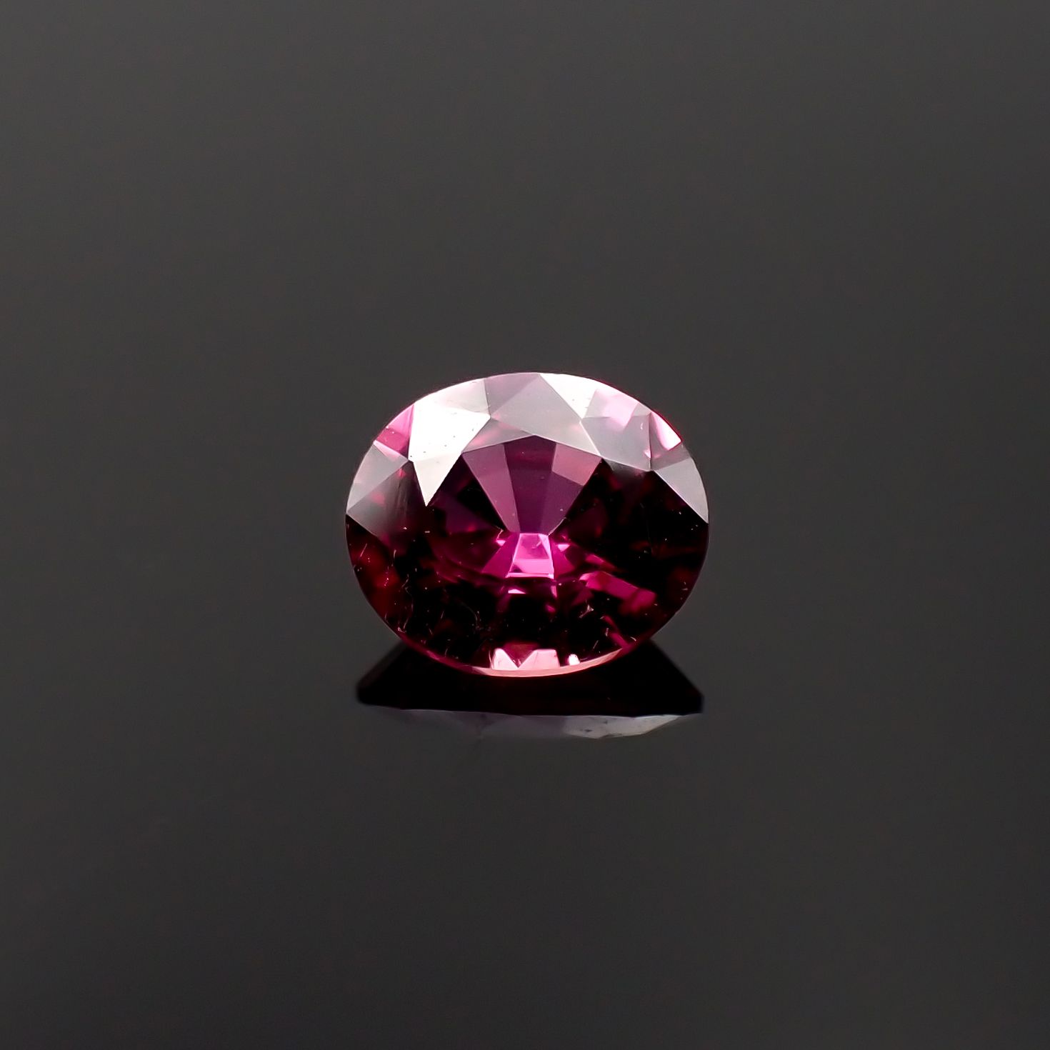 ルビー ビルマ/モザンビーク産 0.40ct[230622350]4.9x4.1mm前後