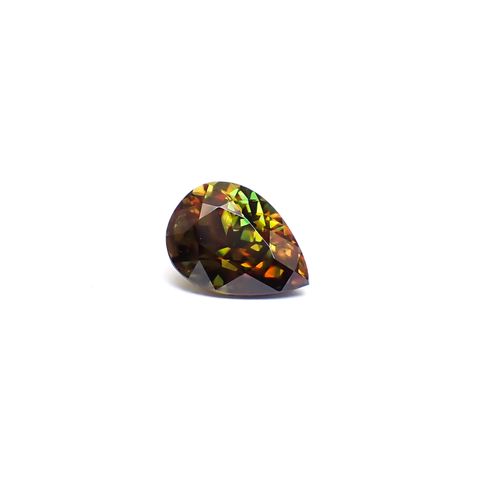 カラーチェンジスフェーン パキスタン産 1.78ct / 9.1x6.8mm前後 [260632491]