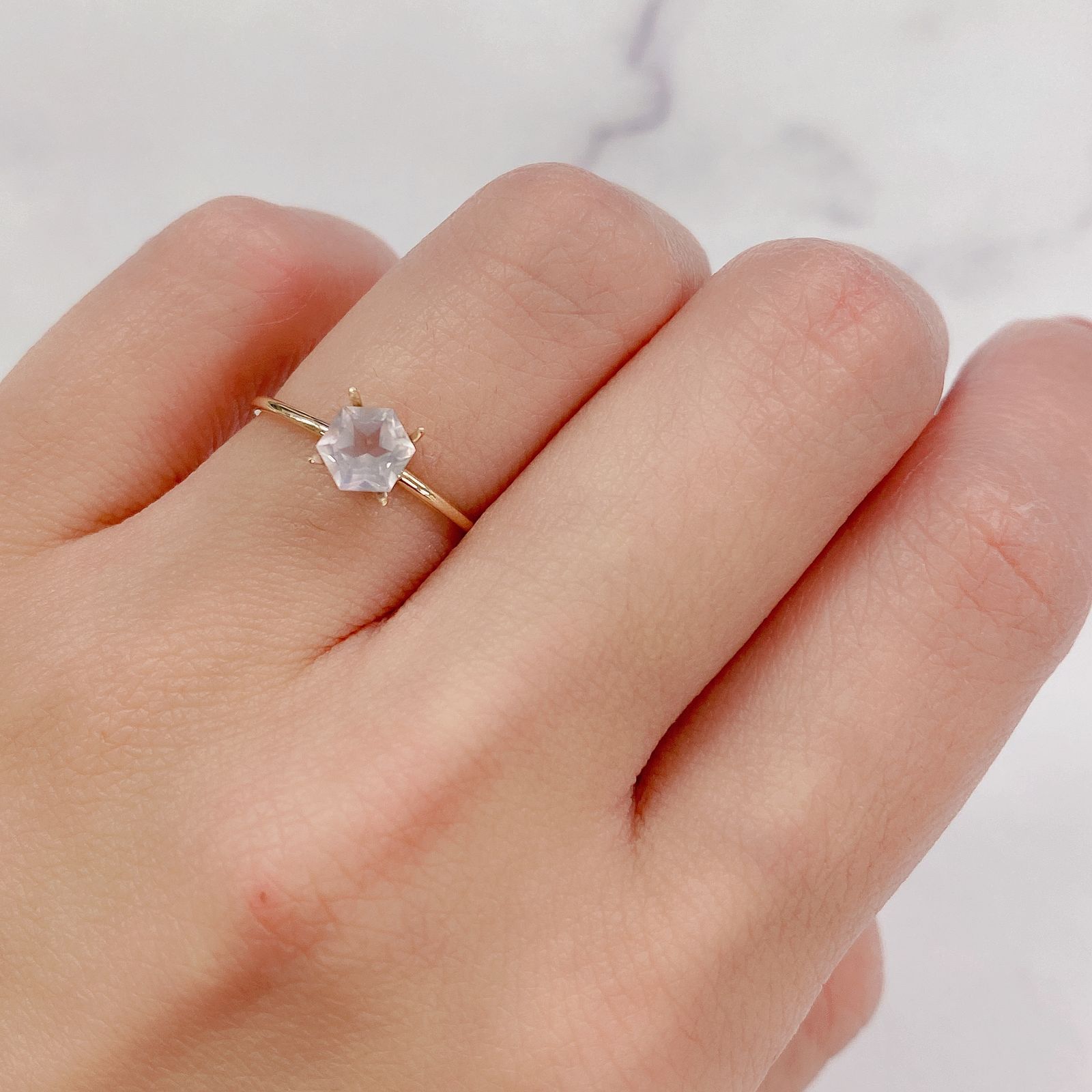 <ランダムセレクト1個販売> ◇ヘキサゴンカット◇ローズクォーツSA(宝石名ローズ・クォーツ) ブラジル産 0.55ct前後 識別済[210310167]5.1×5.1mm前後