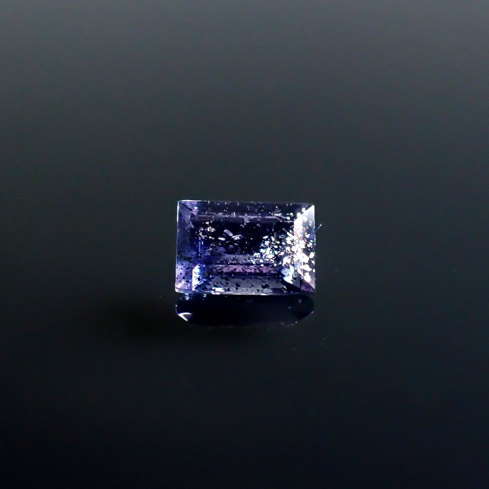 アイオライトサンストーン インド/ブラジル産 0.53ct [250530427]6x4.1mm前後